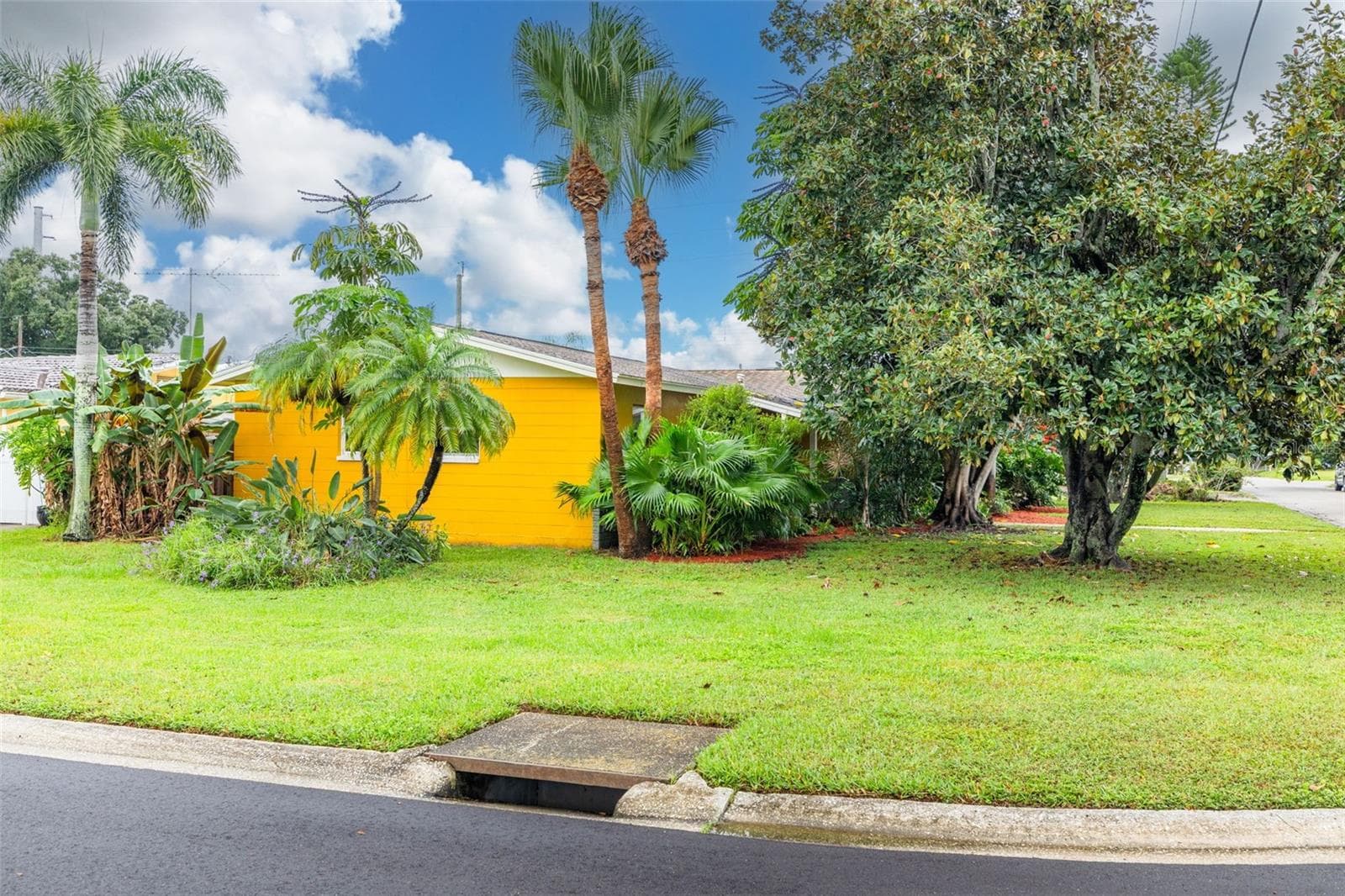 Single Family Residence at 1345 39TH ST N, ST PETERSBURG, photo 32 of 34