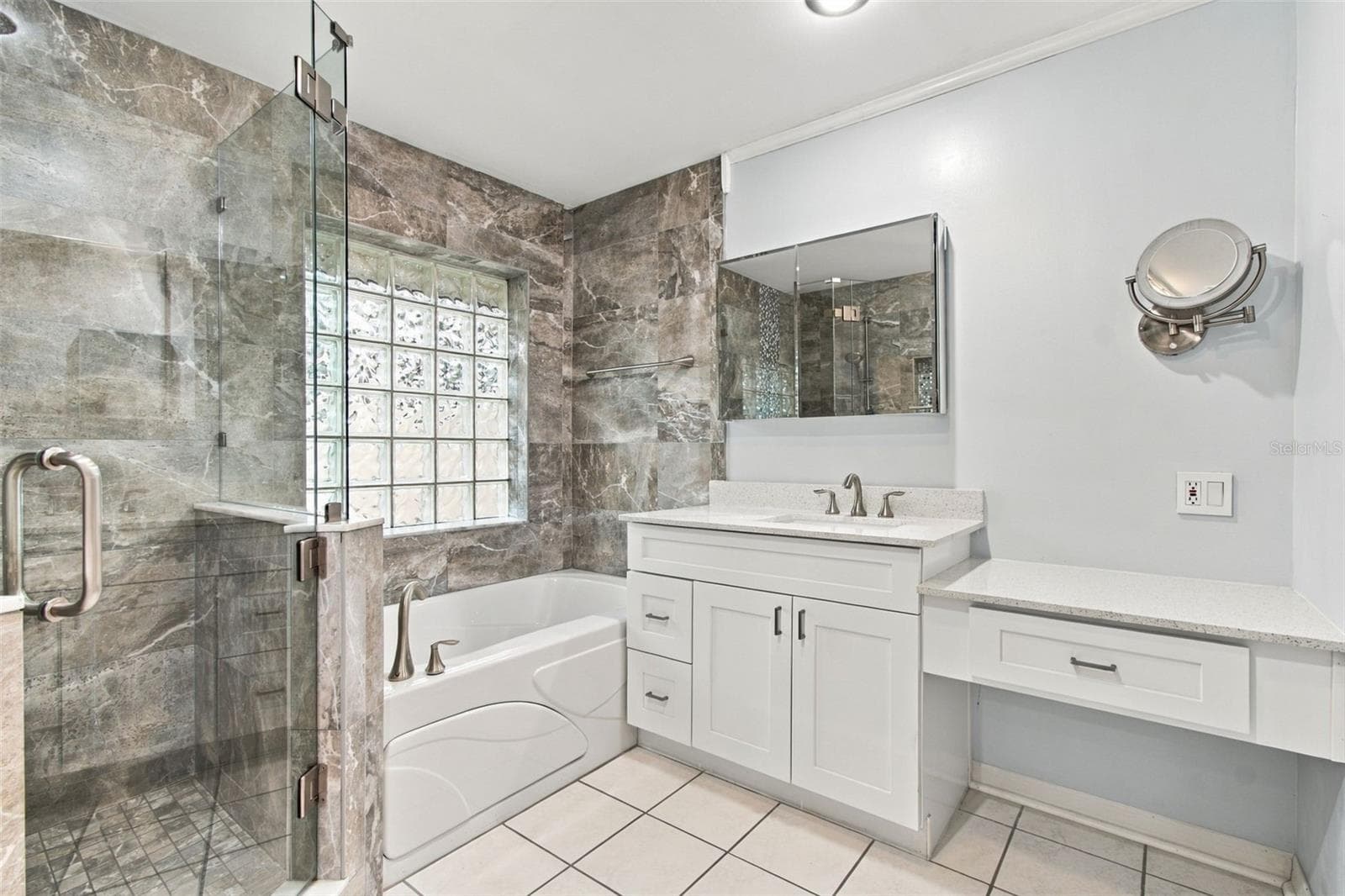 Love this space. - 2254 HERON CIR, CLEARWATER