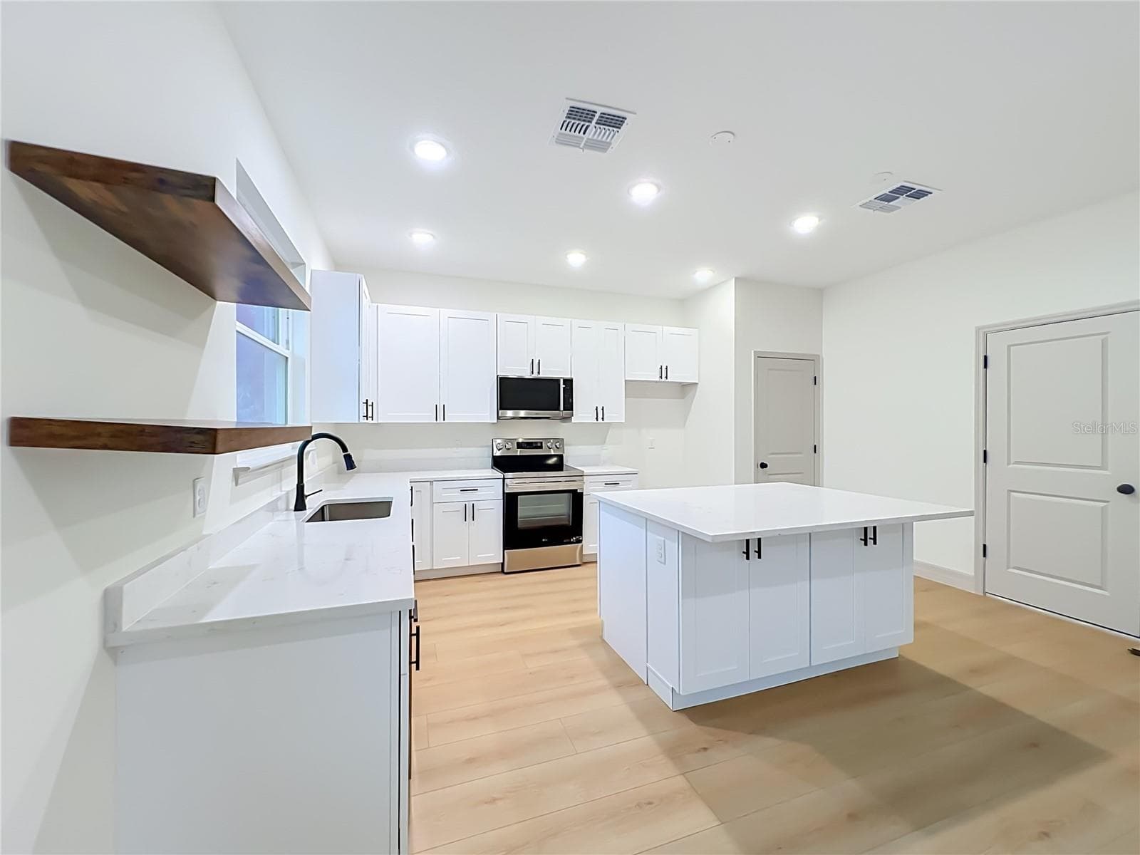Single Family Residence at 199 NORTHMOOR RD, CASSELBERRY, photo 14 of 84