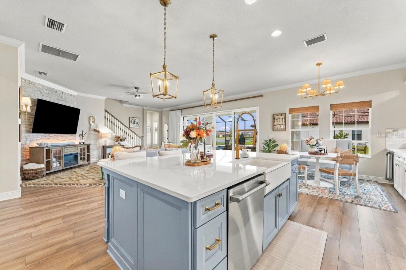 Single Family Residence at 14985 RIDER PASS DR, LITHIA, photo 14 of 39