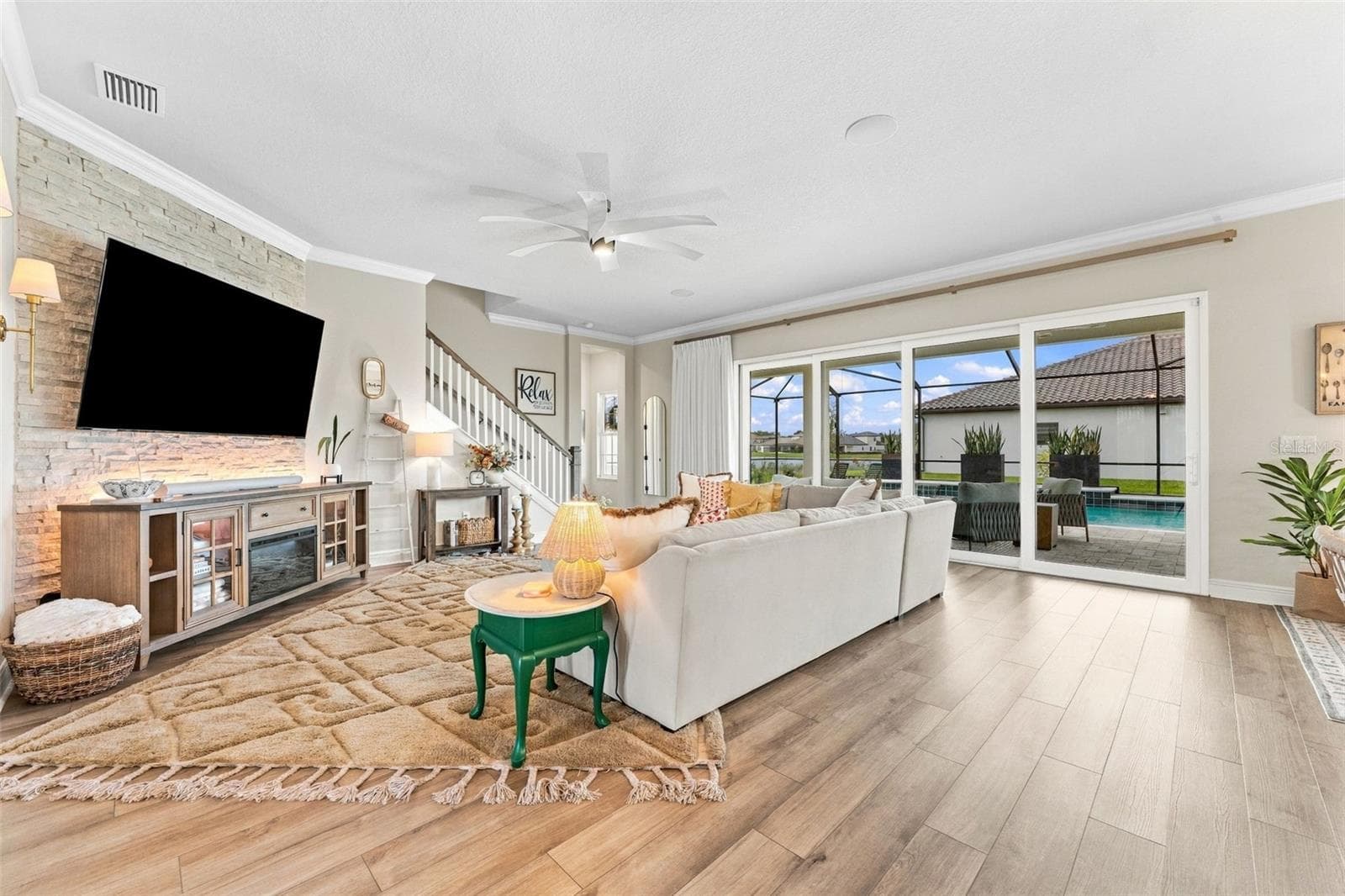 Single Family Residence at 14985 RIDER PASS DR, LITHIA, photo 17 of 39