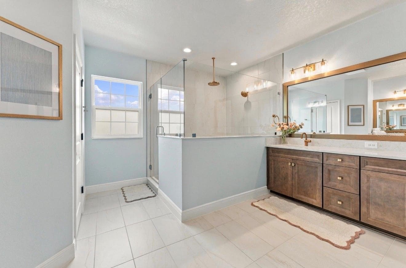 Single Family Residence at 14985 RIDER PASS DR, LITHIA, photo 23 of 39