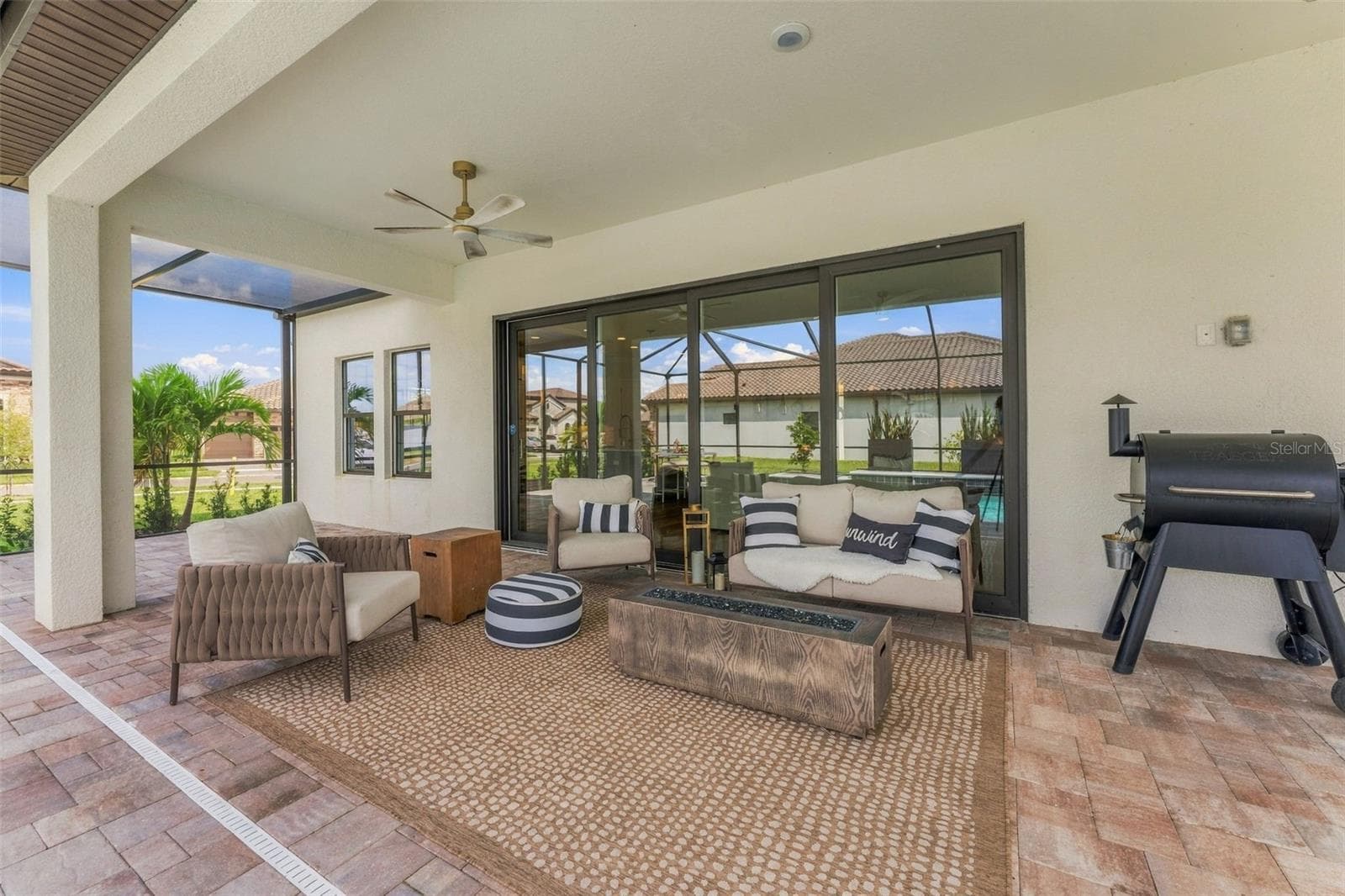 Single Family Residence at 14985 RIDER PASS DR, LITHIA, photo 33 of 39