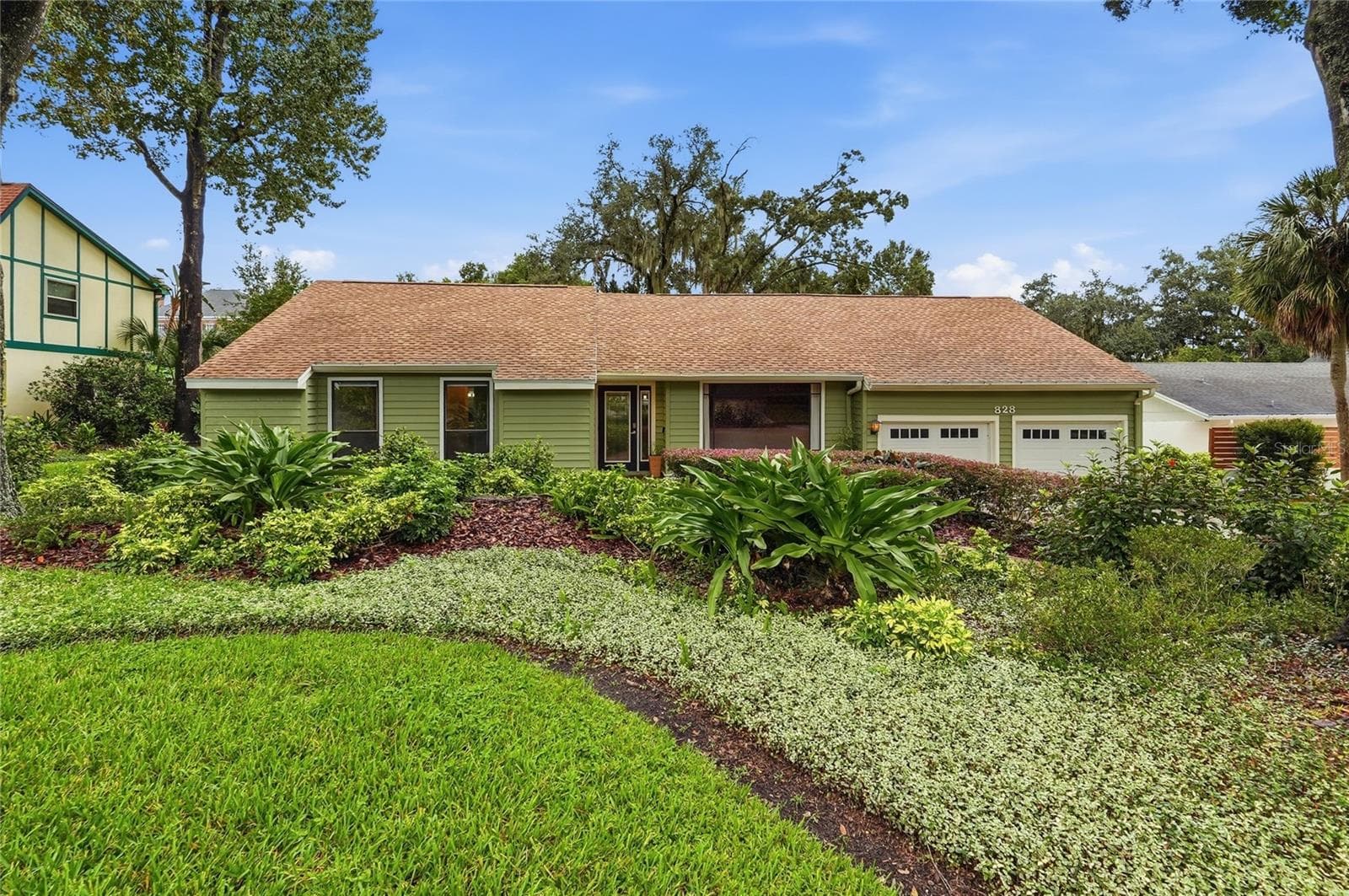 828 BROOKWOOD DR