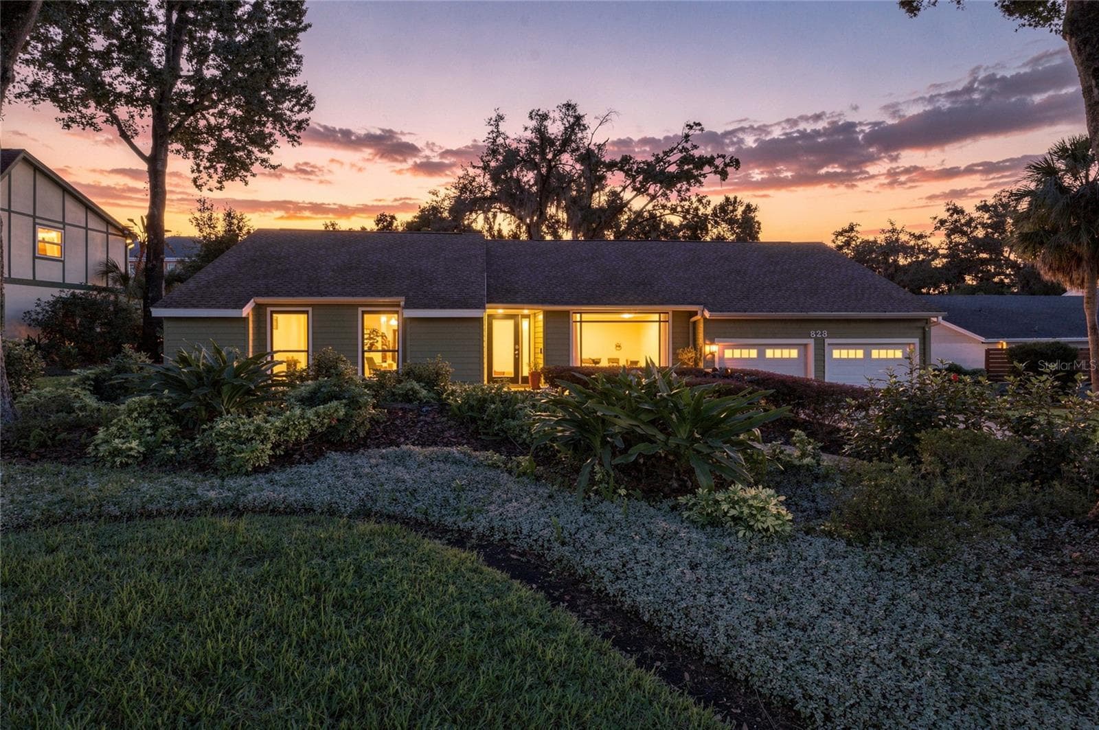 Single Family Residence at 828 BROOKWOOD DR, LAKELAND, photo 2 of 78