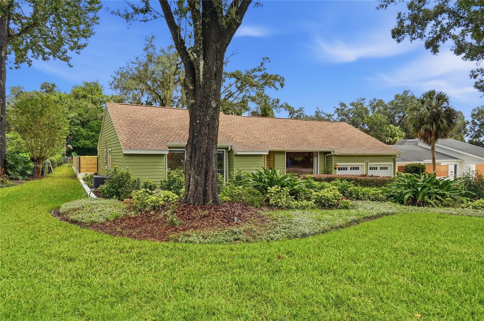 Single Family Residence at 828 BROOKWOOD DR, LAKELAND, photo 3 of 78