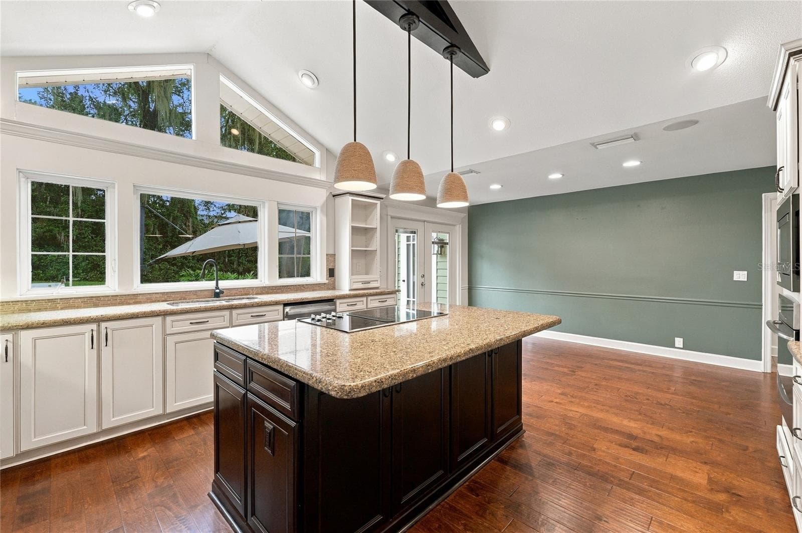 Single Family Residence at 828 BROOKWOOD DR, LAKELAND, photo 22 of 78