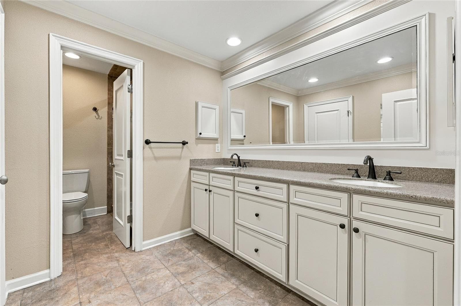 Single Family Residence at 828 BROOKWOOD DR, LAKELAND, photo 36 of 78