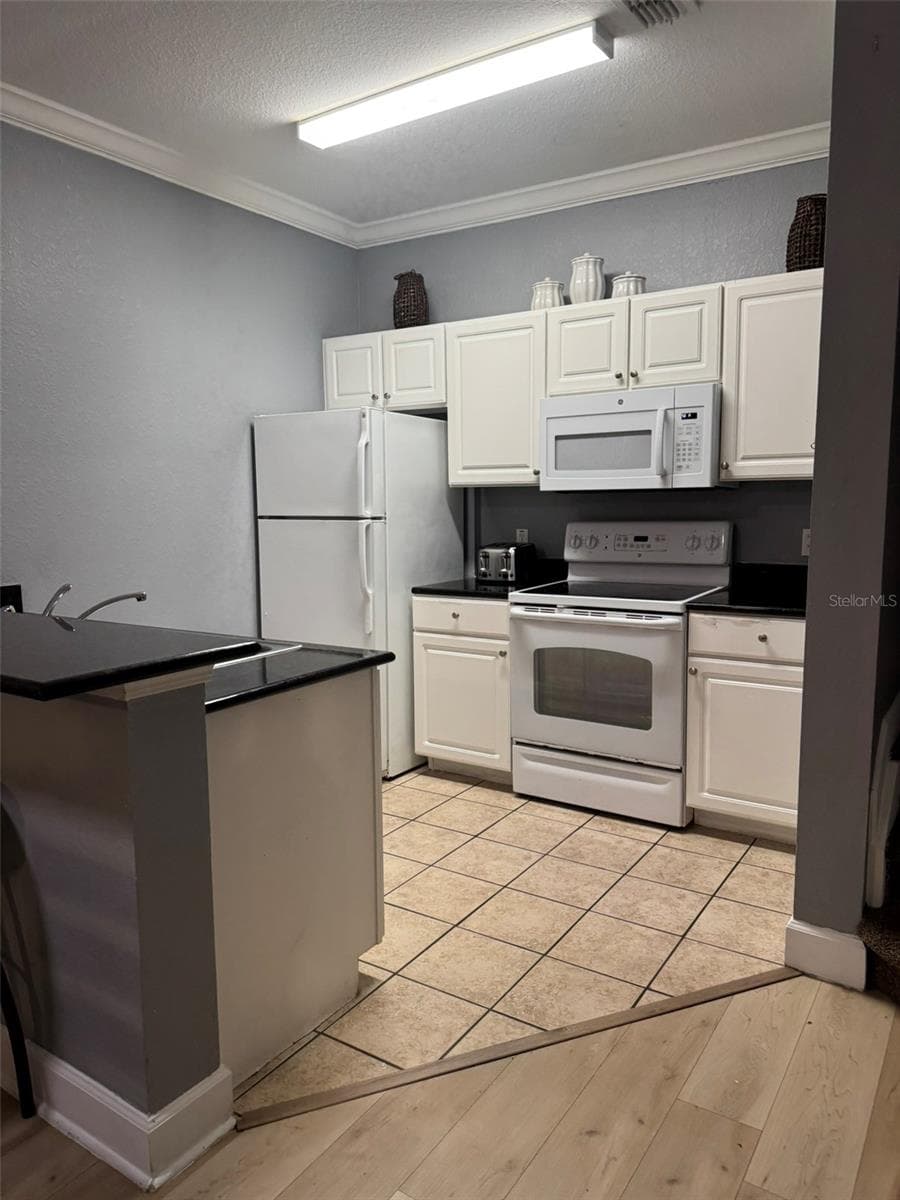 Townhouse at 2966 LUCAYAN HARBOUR CIR #103, KISSIMMEE, photo 8 of 59