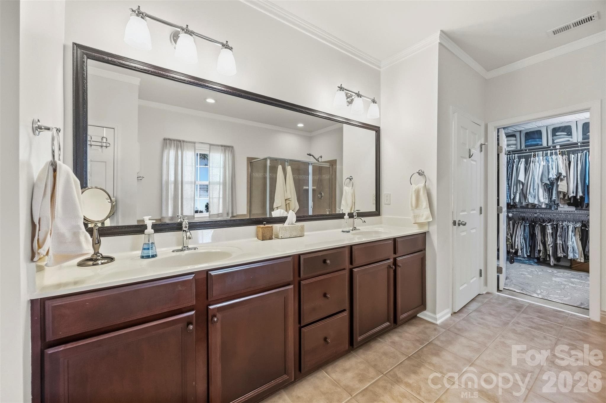 Single Family Residence at 205 Woodward Ridge Drive, Mount Holly, photo 20 of 41