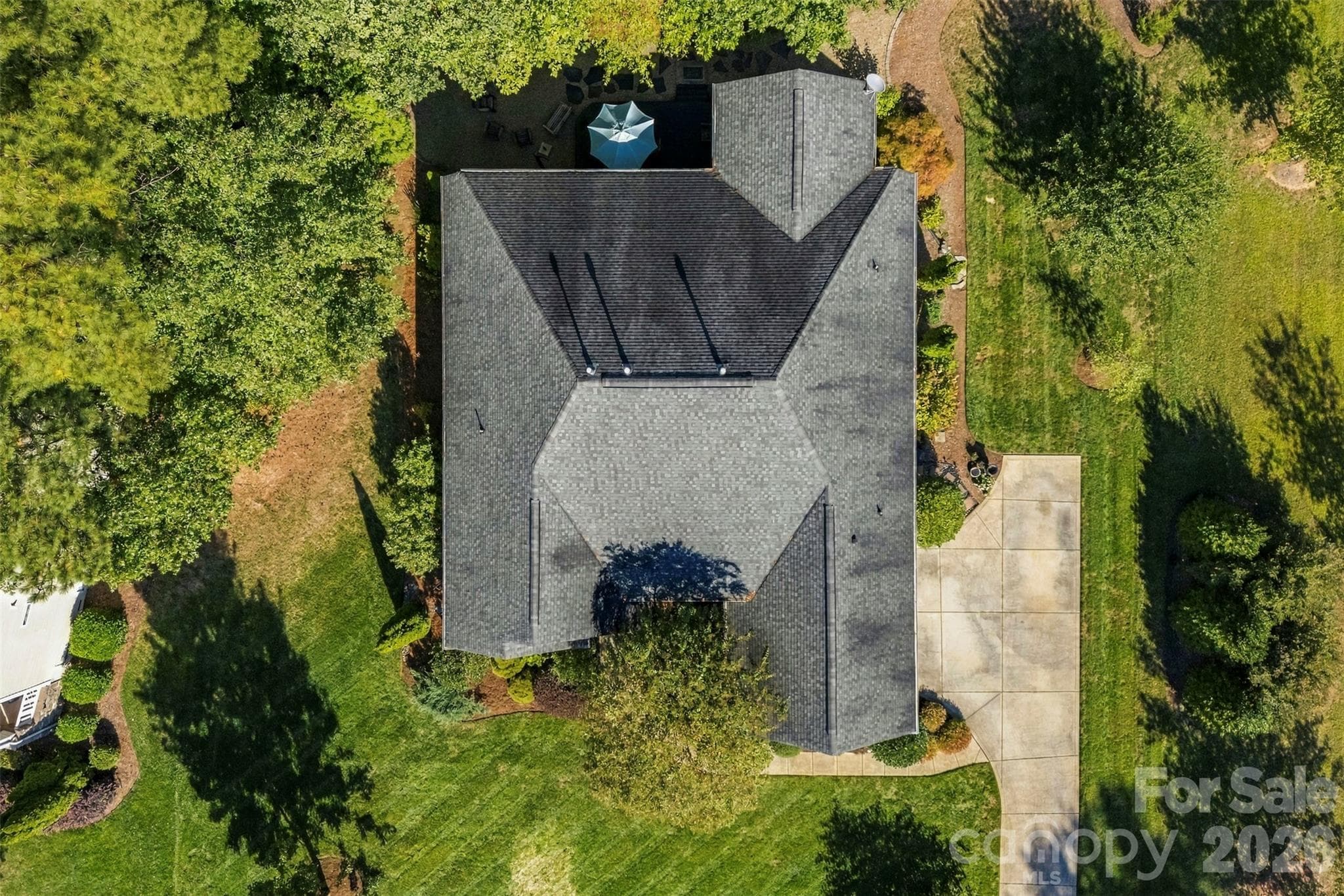 Single Family Residence at 205 Woodward Ridge Drive, Mount Holly, photo 38 of 41