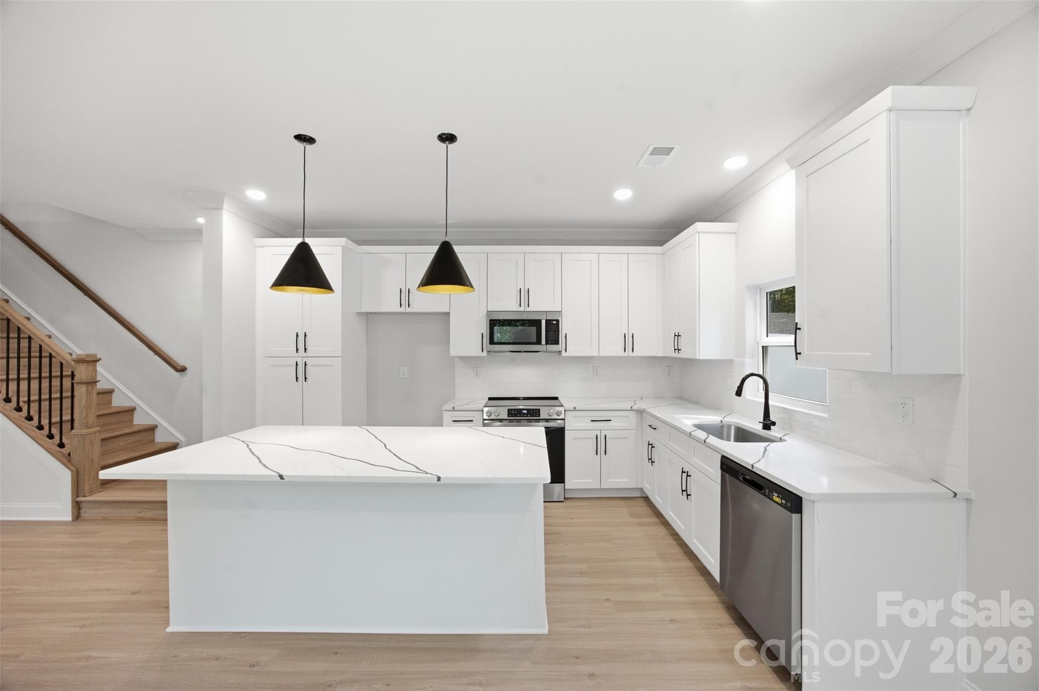 Townhouse at 605 Coulwood Drive, Charlotte, photo 11 of 48