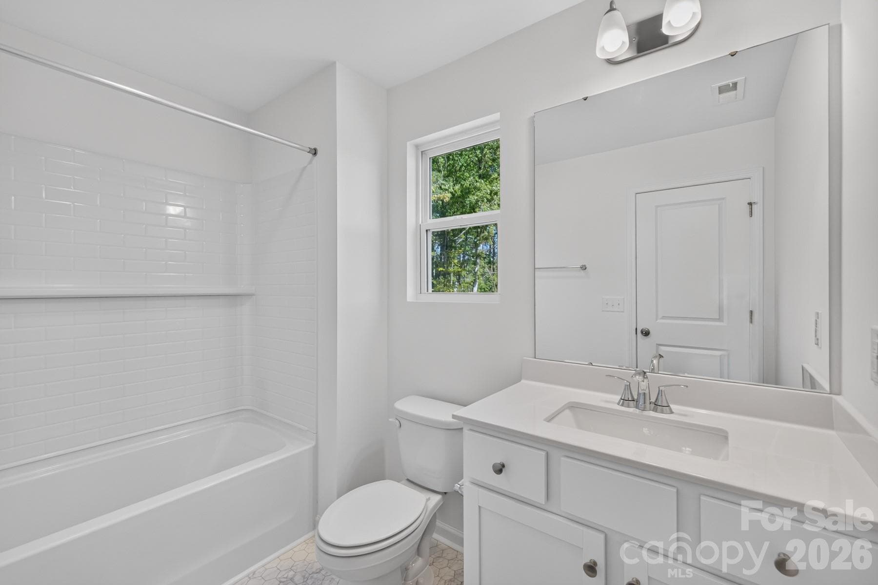 Single Family Residence at 124 W Springhouse Court, Statesville, photo 20 of 33