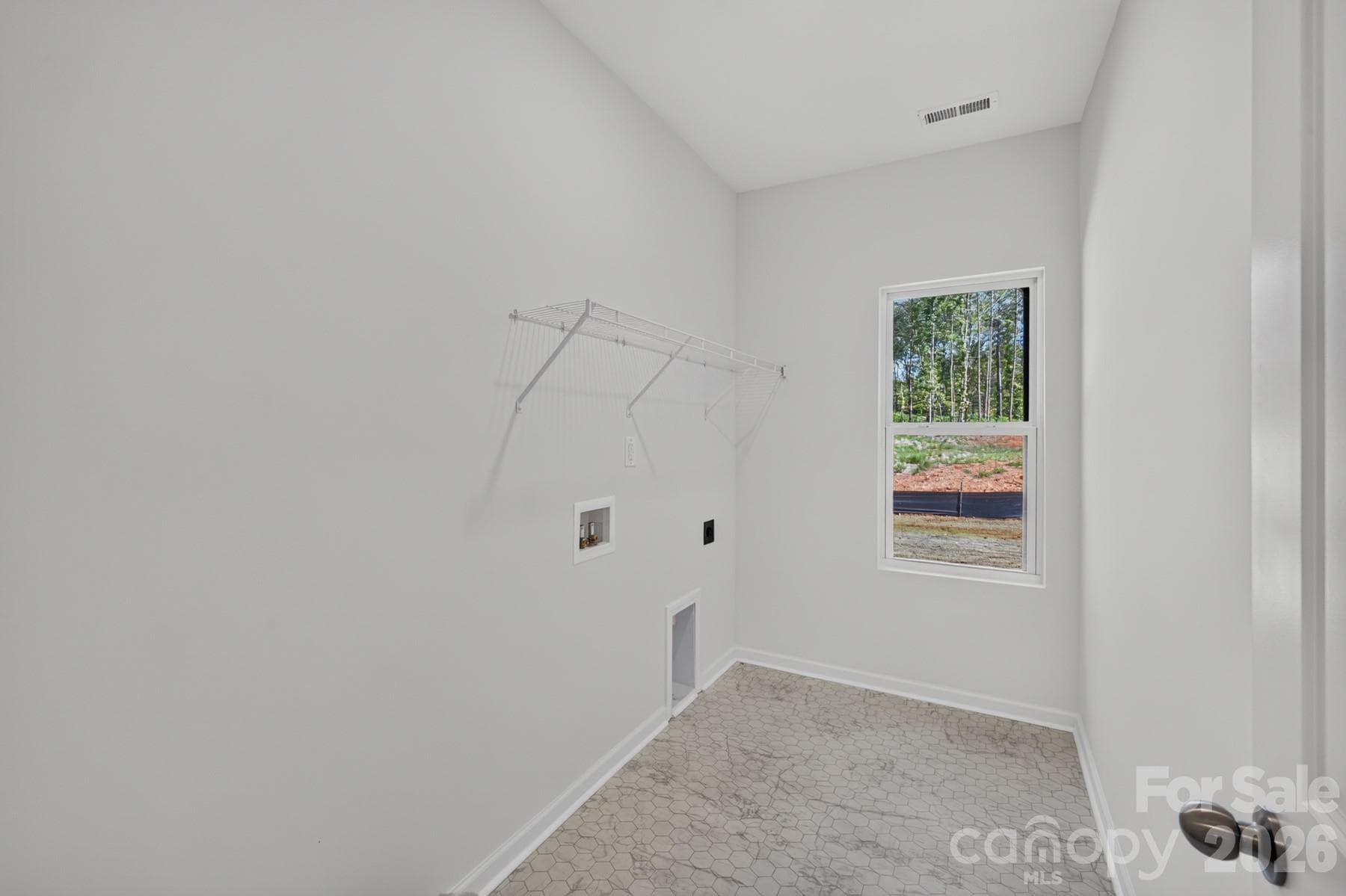 Single Family Residence at 124 W Springhouse Court, Statesville, photo 28 of 33