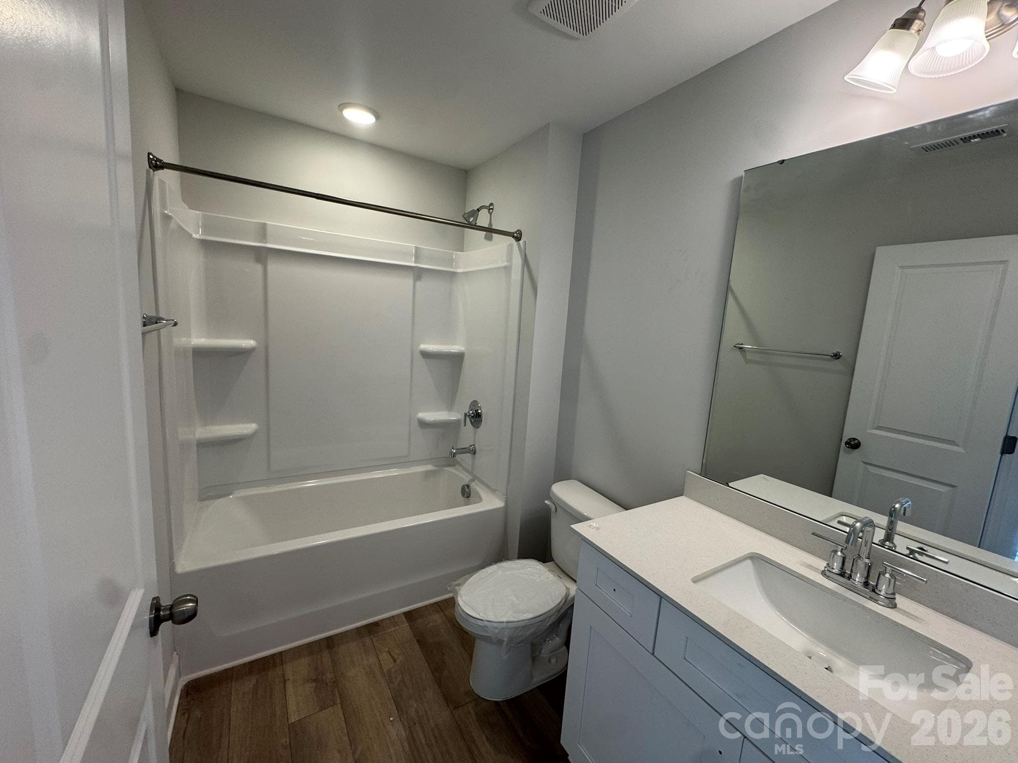 Bath 2 - 4308 Black Court, Harrisburg