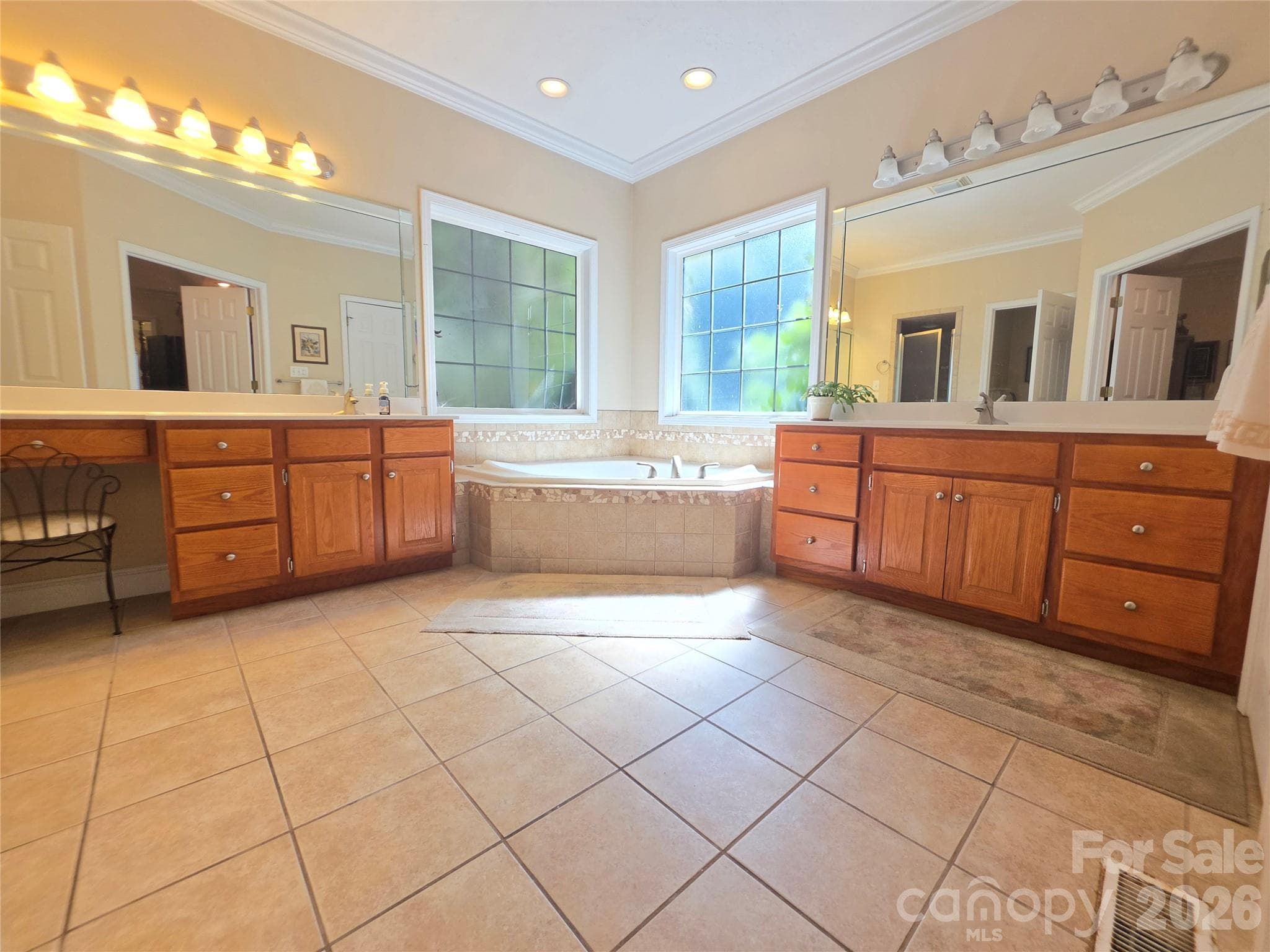 Single Family Residence at 408 5th Avenue NE, Conover, photo 18 of 28