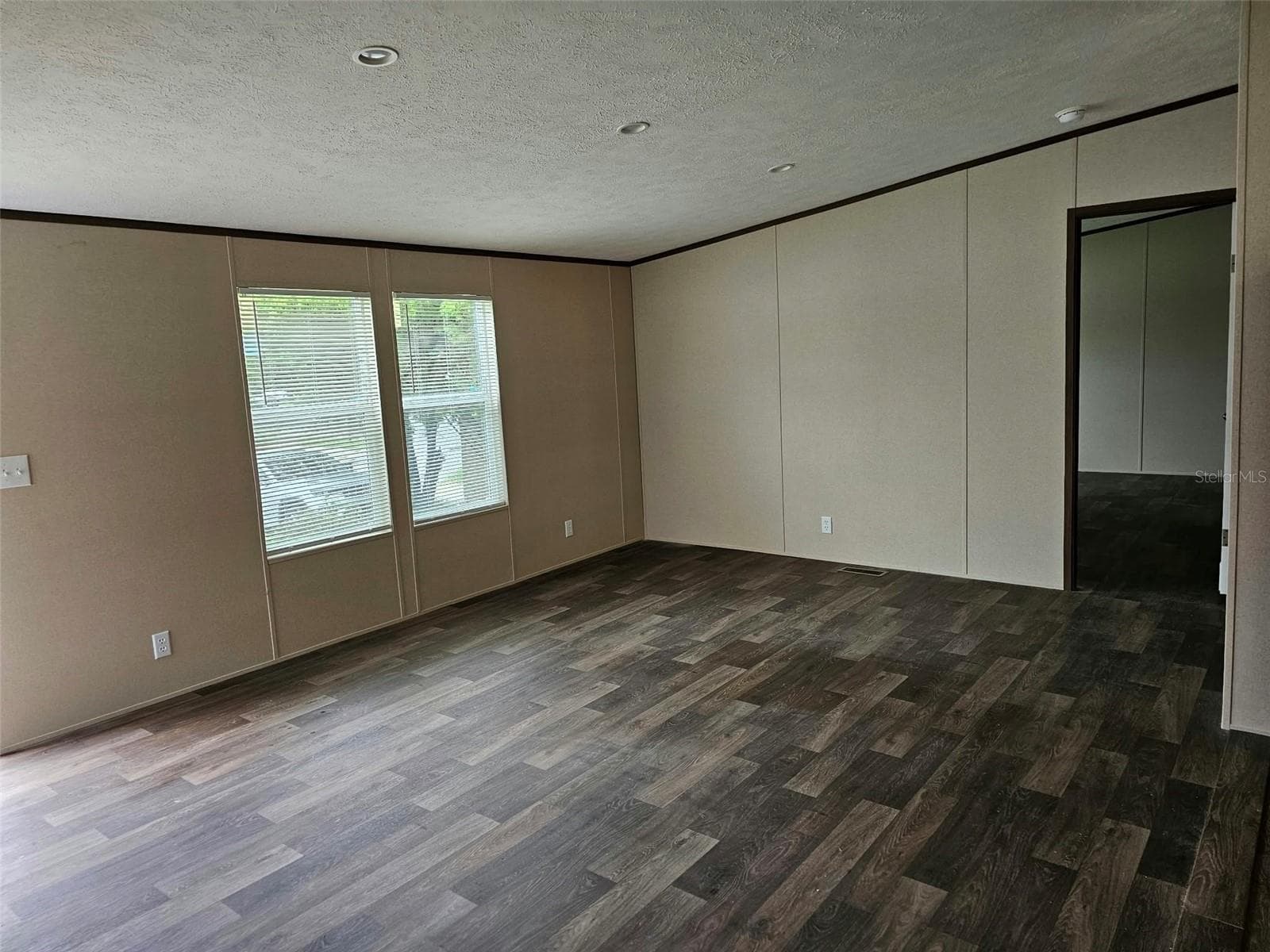 Manufactured Home at 6931 CASTILLO CT, ORLANDO, photo 4 of 29