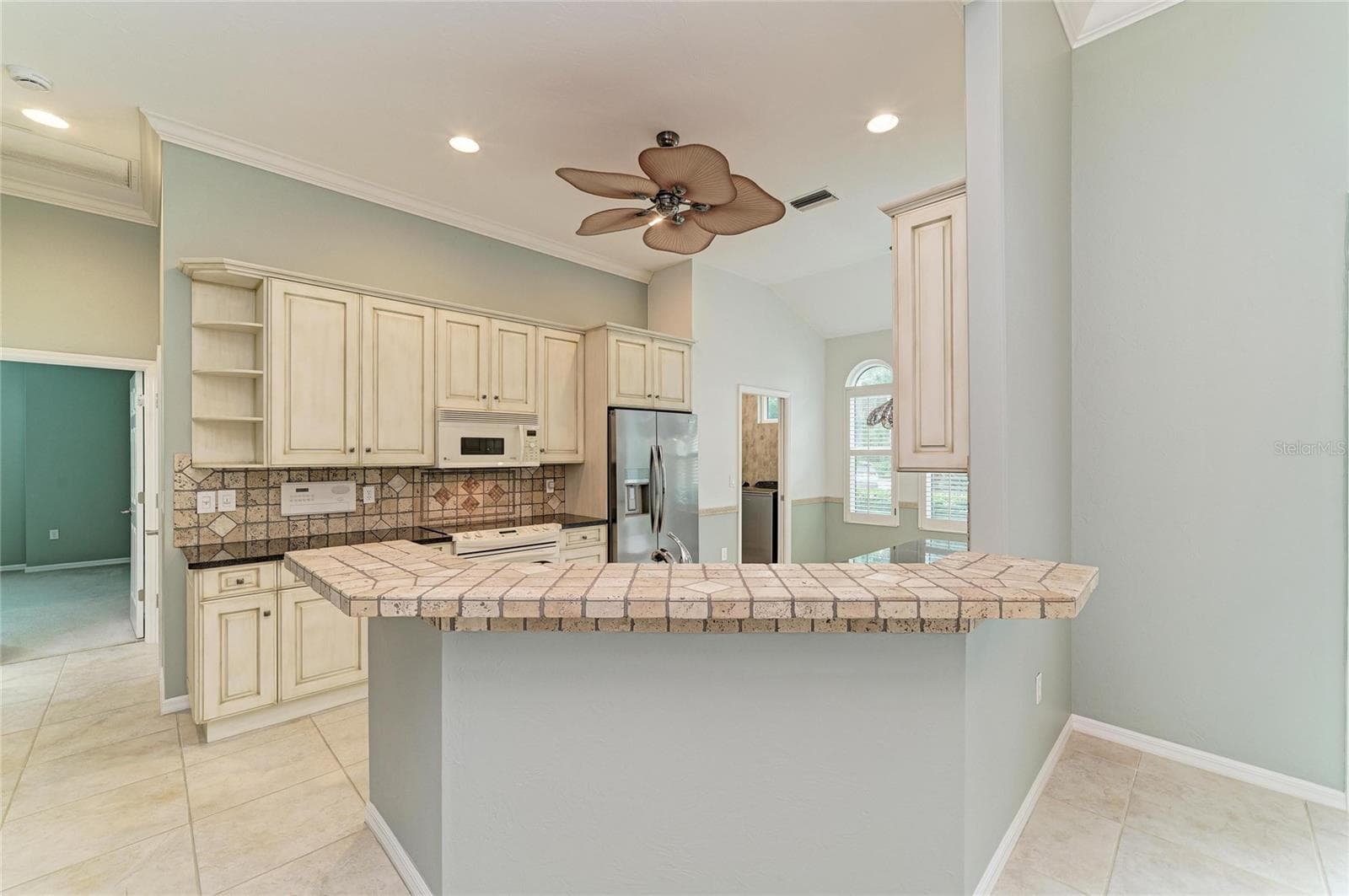 Single Family Residence at 7816 HERITAGE CLASSIC CT, LAKEWOOD RANCH, photo 9 of 47