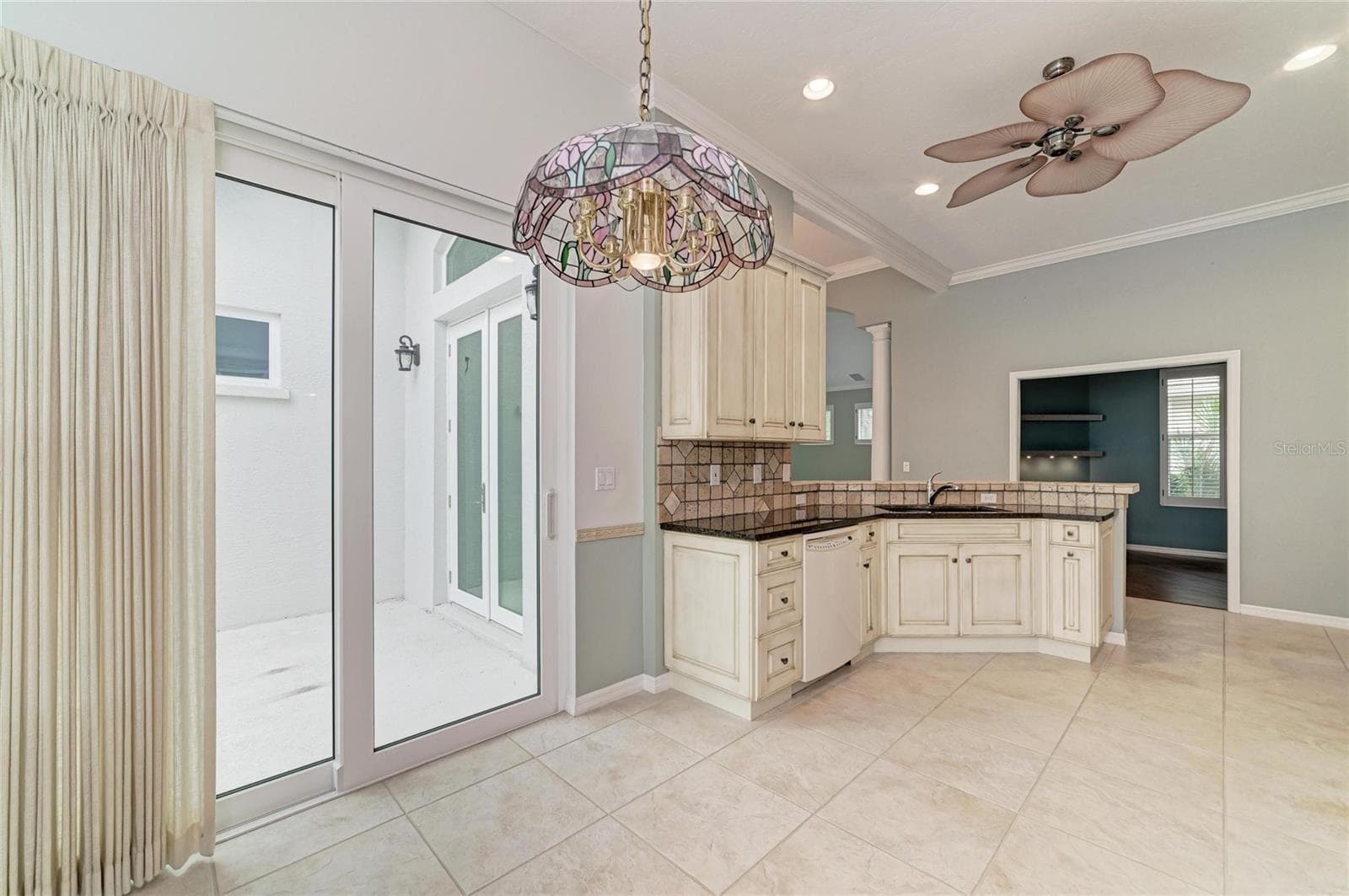 Single Family Residence at 7816 HERITAGE CLASSIC CT, LAKEWOOD RANCH, photo 13 of 47