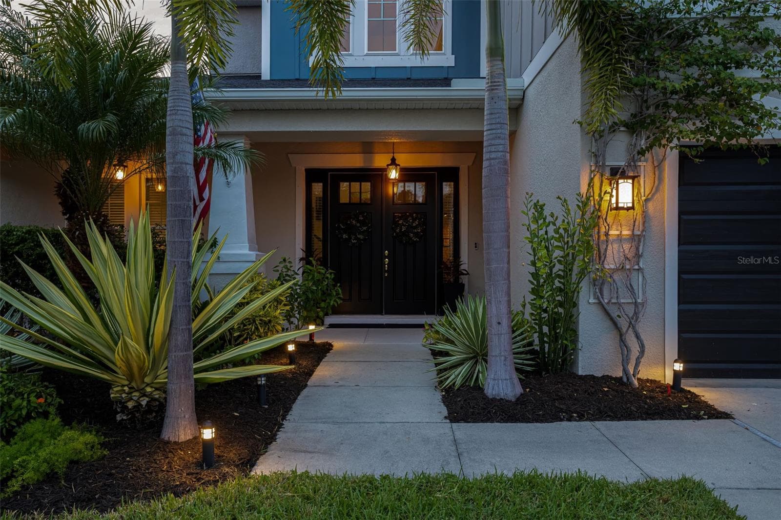 Welcoming front entry that sets the tone for this beautiful home - 6195 ANISE DR, SARASOTA