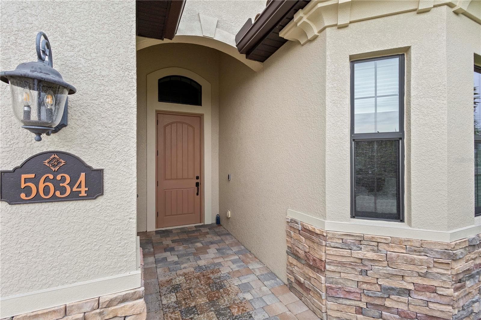 Single Family Residence at 5634 CHEECH GLN, LAKEWOOD RANCH, photo 5 of 35