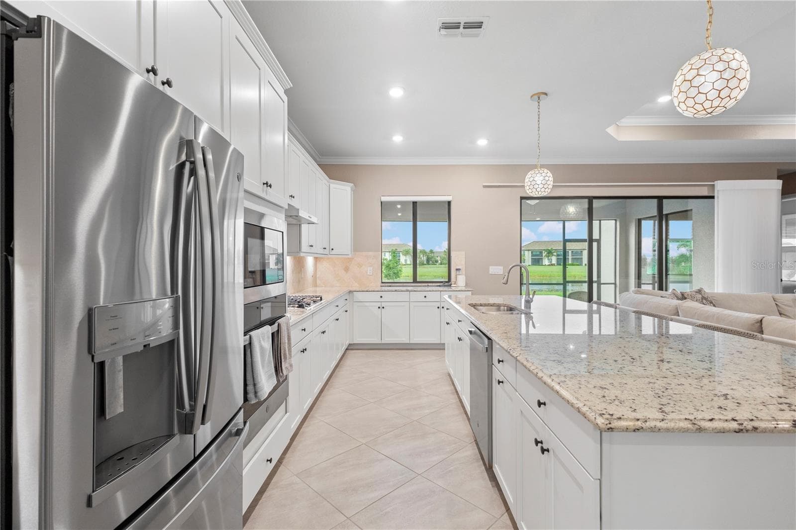 Single Family Residence at 5634 CHEECH GLN, LAKEWOOD RANCH, photo 14 of 35