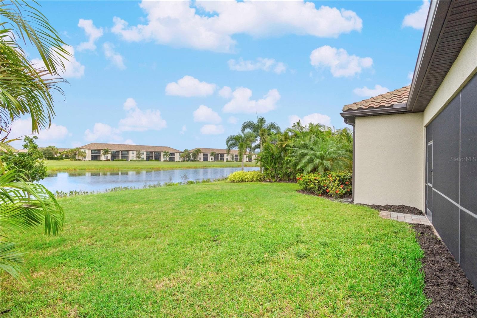 Single Family Residence at 5634 CHEECH GLN, LAKEWOOD RANCH, photo 32 of 35