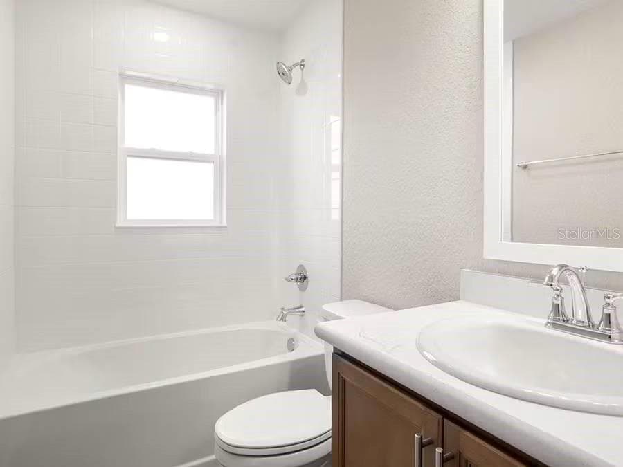 Single Family Residence at 139 DANCING DAHLIA ST, RUSKIN, photo 7 of 11