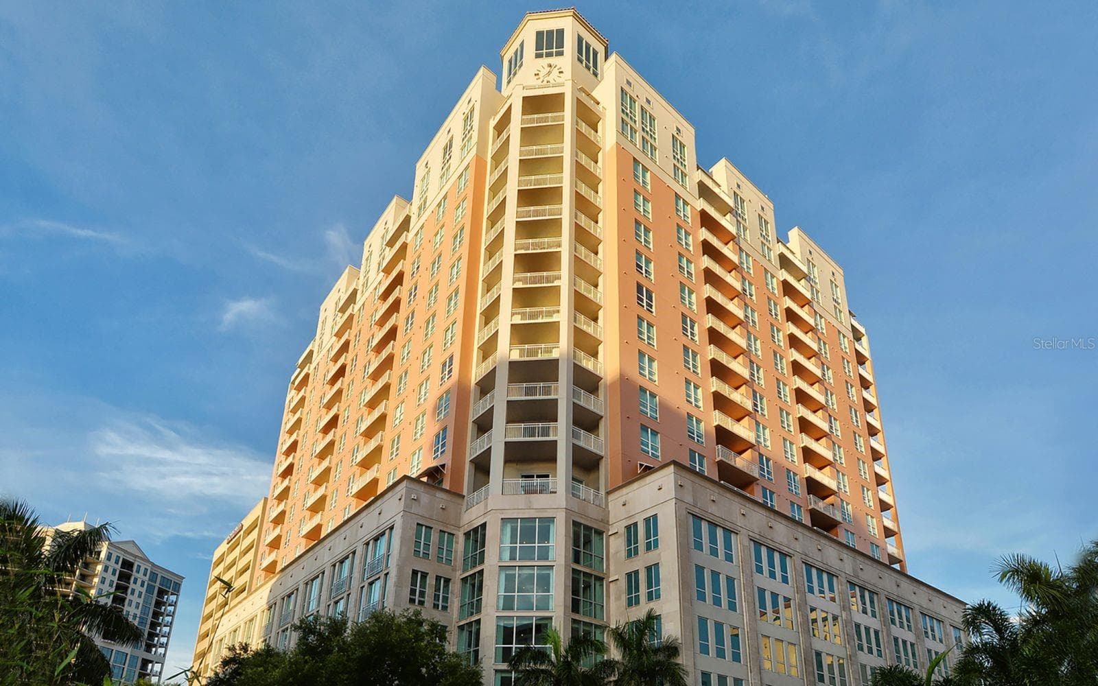 1350 MAIN ST #1208