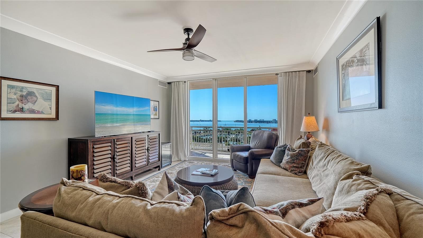 Condominium at 1350 MAIN ST #1208, SARASOTA, photo 4 of 78