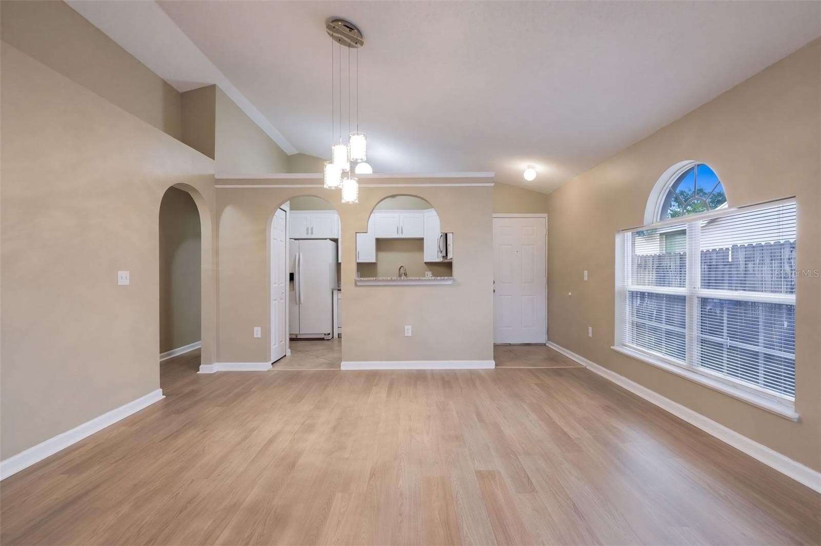 Single Family Residence at 8161 GOLDEN CHICKASAW CIR, ORLANDO, photo 4 of 28