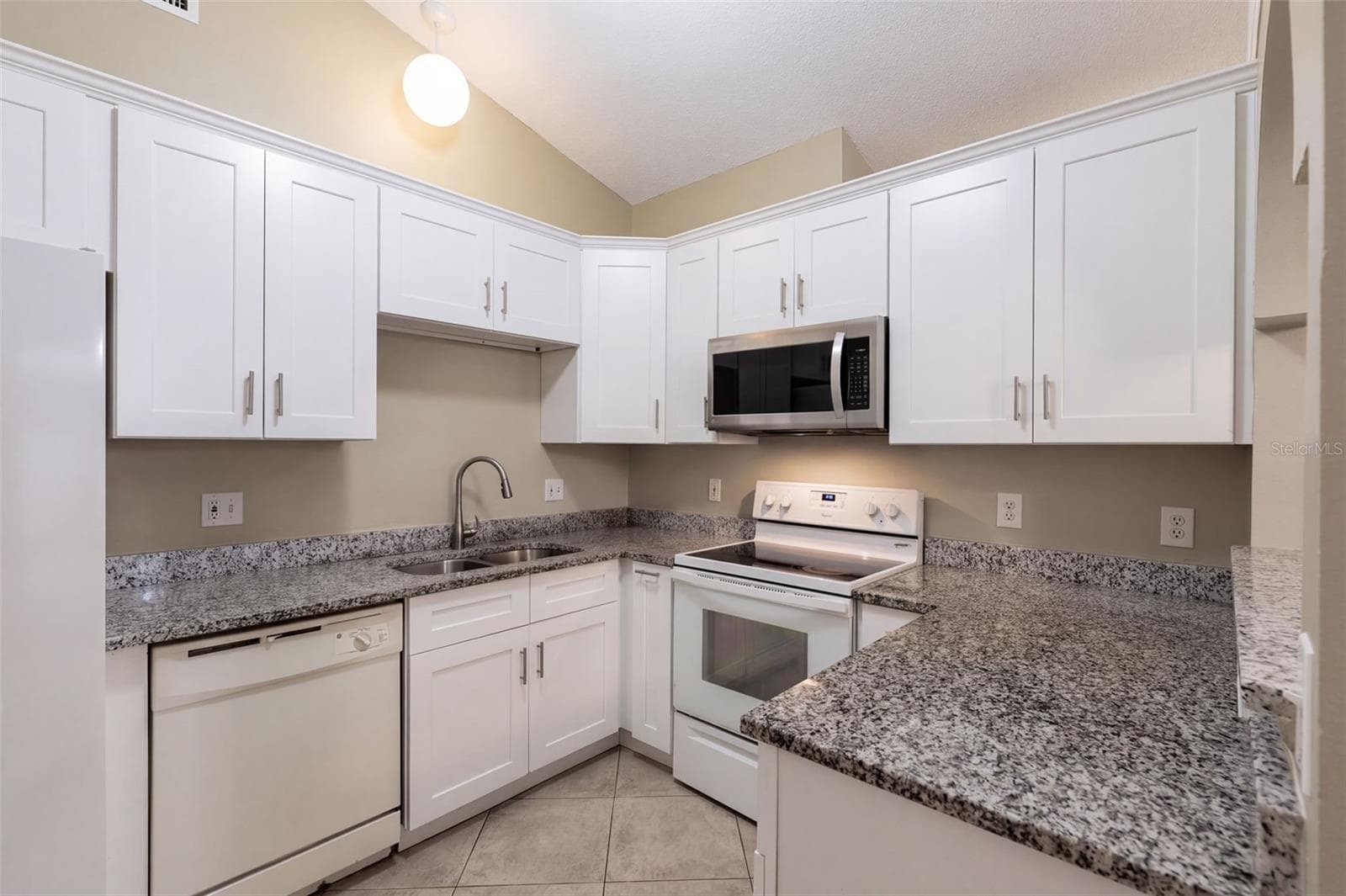 Single Family Residence at 8161 GOLDEN CHICKASAW CIR, ORLANDO, photo 7 of 28