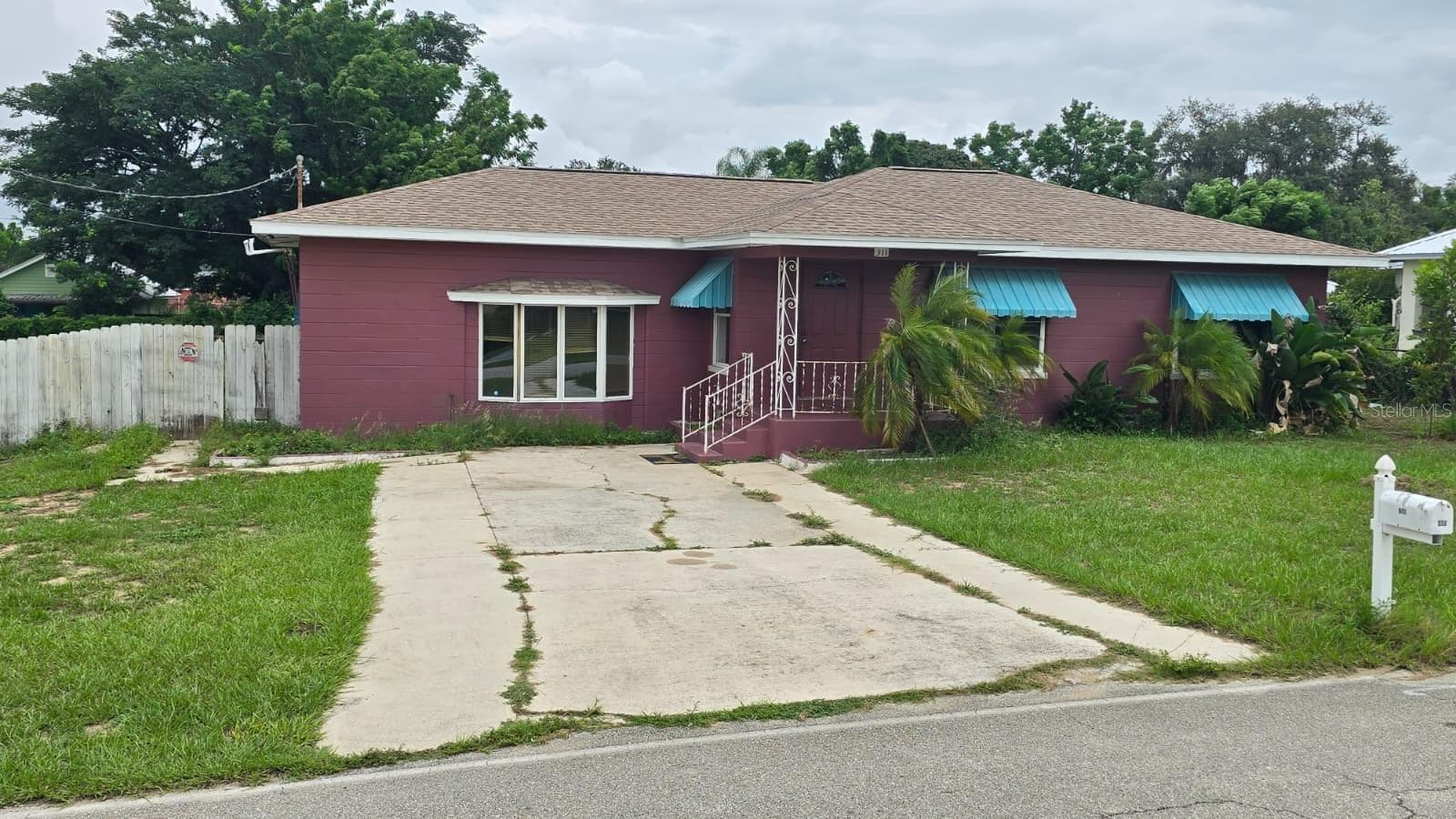 311 E WALNUT ST