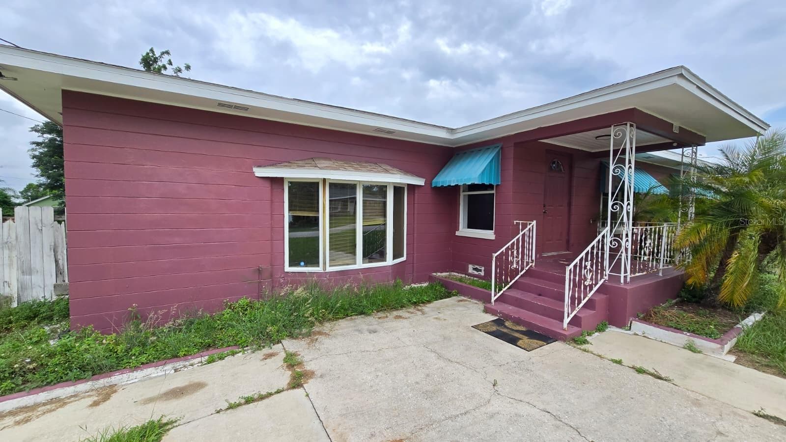 Single Family Residence at 311 E WALNUT ST, AVON PARK, photo 2 of 34