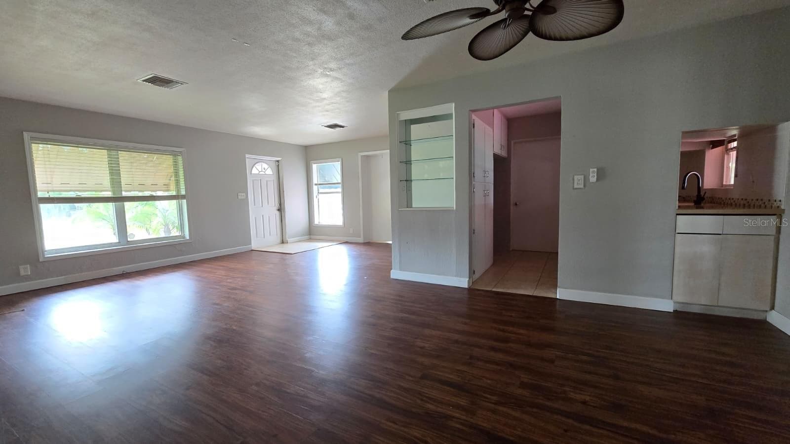 Single Family Residence at 311 E WALNUT ST, AVON PARK, photo 12 of 34