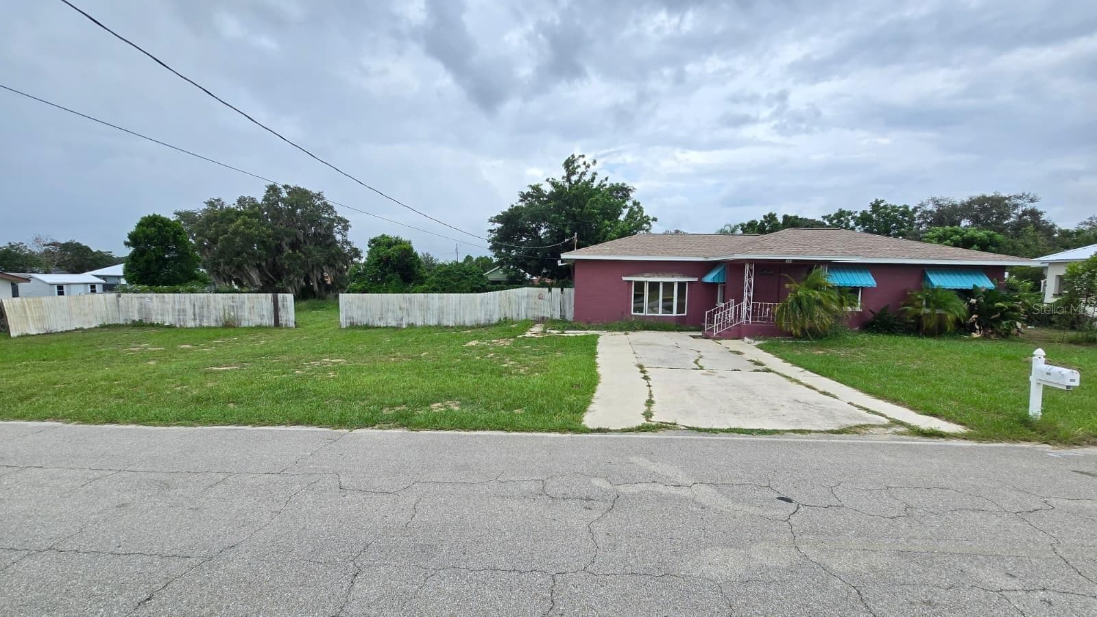 Single Family Residence at 311 E WALNUT ST, AVON PARK, photo 33 of 34