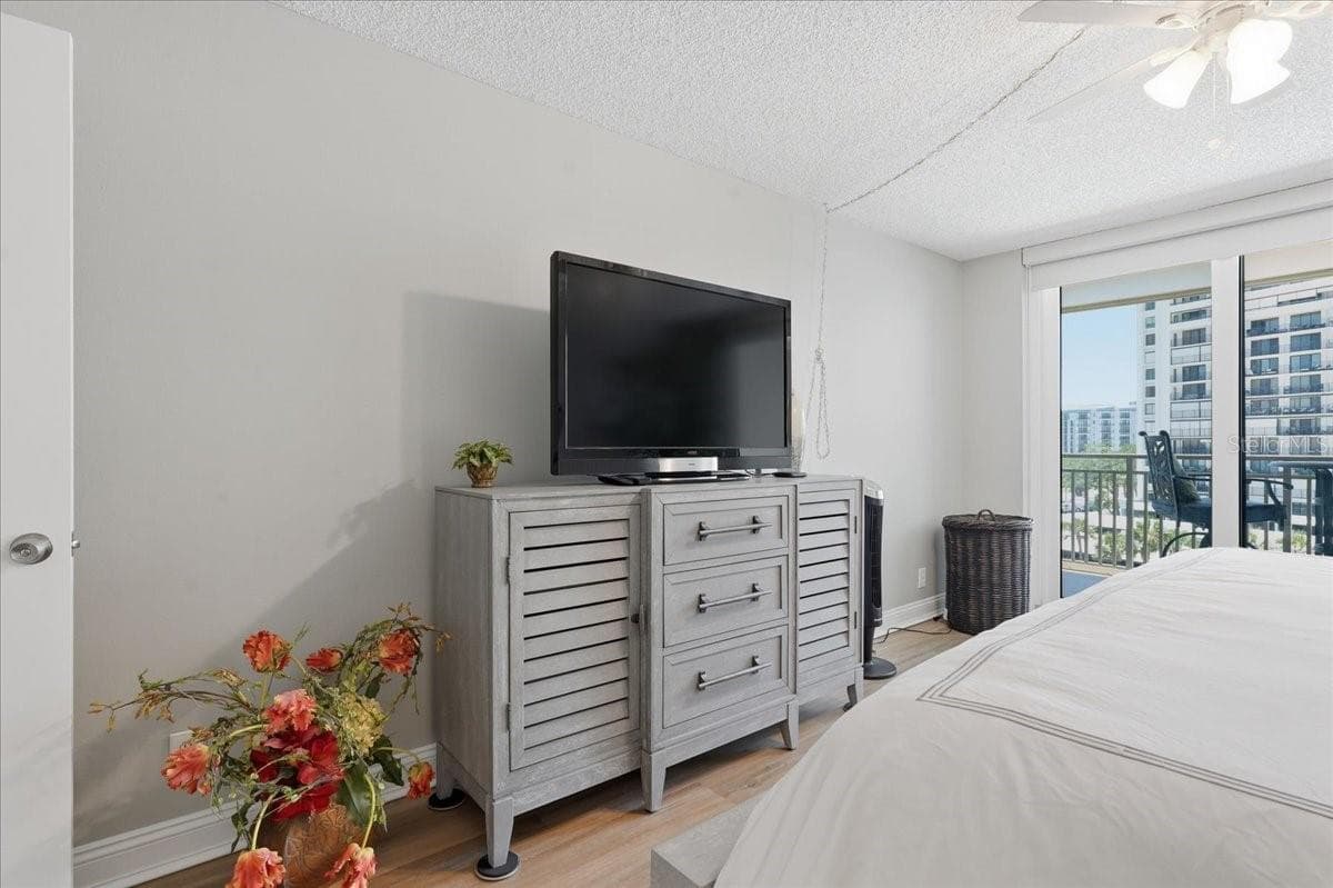 FRESH INTERIOR PAINT - 1430 GULF BLVD #407, CLEARWATER BEACH