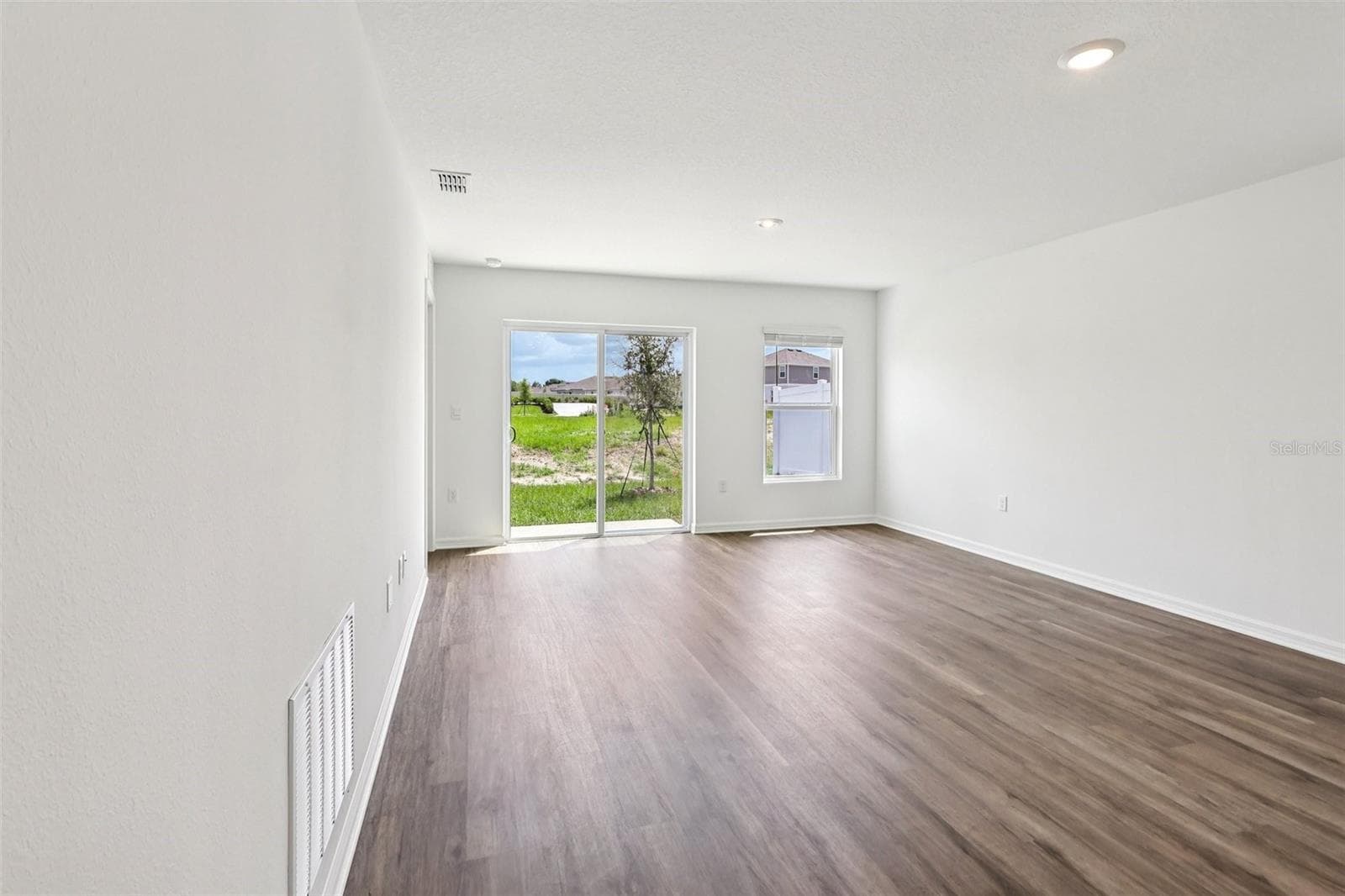 Single Family Residence at 1158 AMBER WAVES CT, LAKE WALES, photo 3 of 22