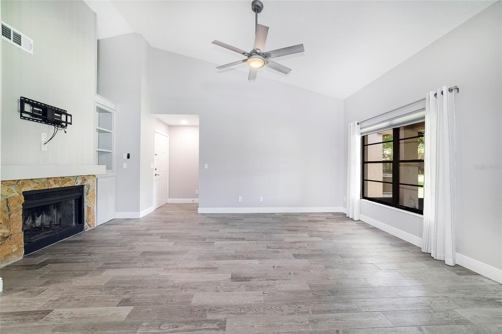 Villa at 3430 HILLMOOR DR, PALM HARBOR, photo 4 of 28