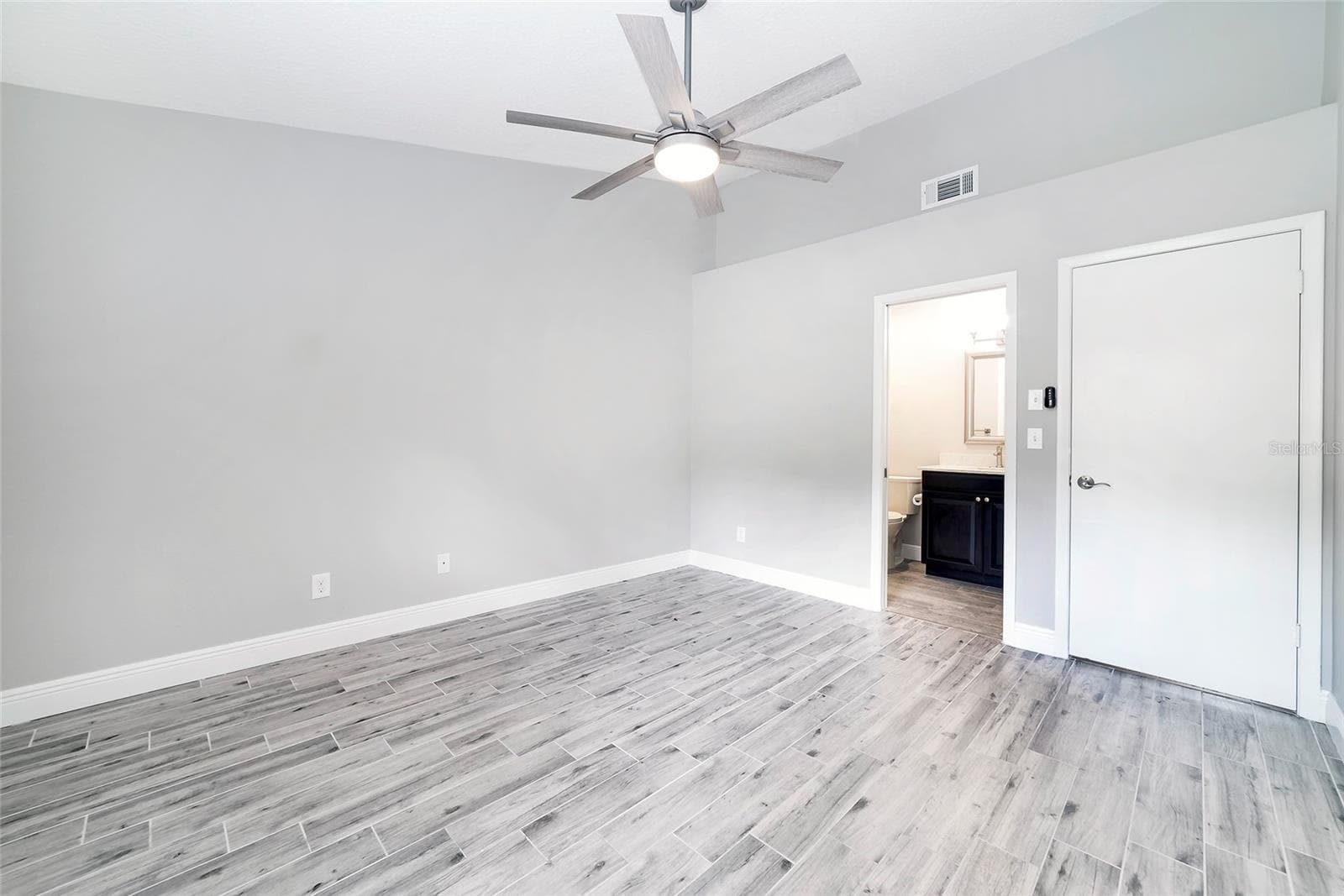 Villa at 3430 HILLMOOR DR, PALM HARBOR, photo 13 of 28