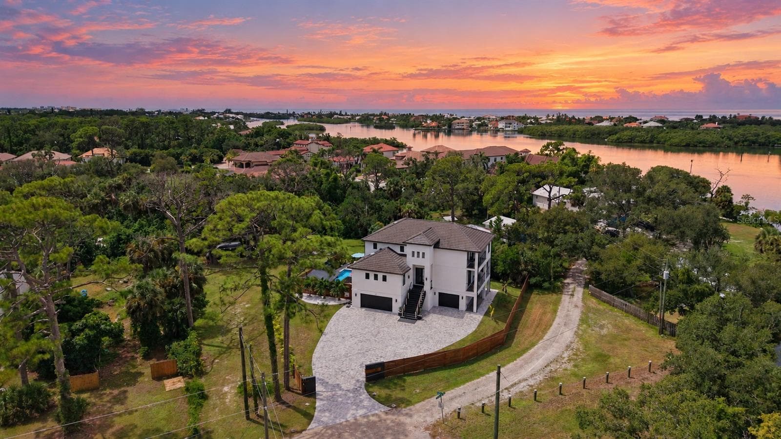 327 ROBERTS RD