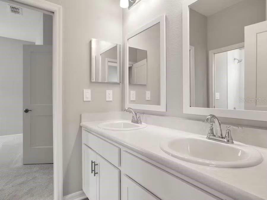 Single Family Residence at 143 DANCING DAHLIA ST, RUSKIN, photo 6 of 11