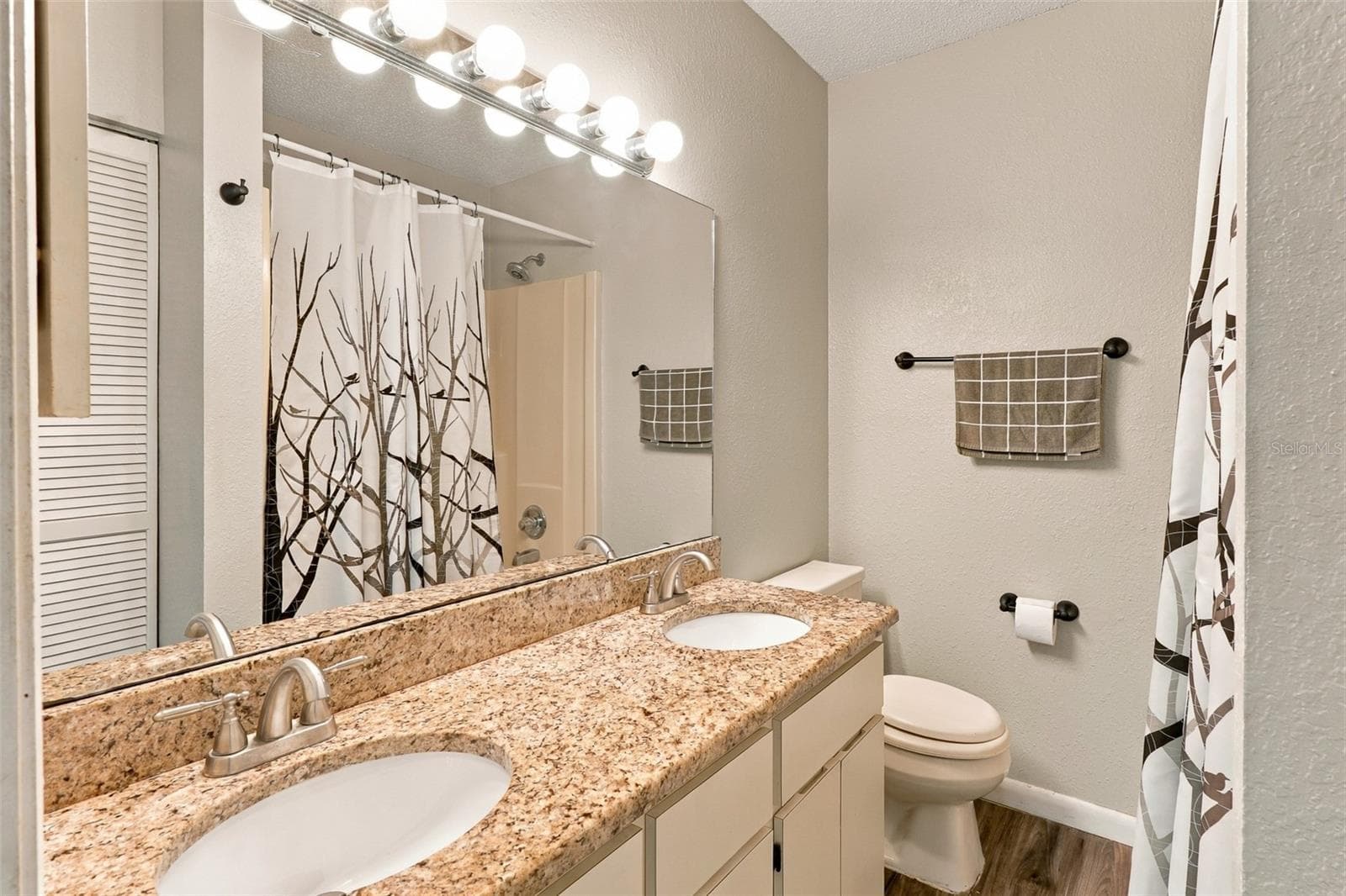 Primary bathroom with tub - 480 LANDING BLVD, INVERNESS