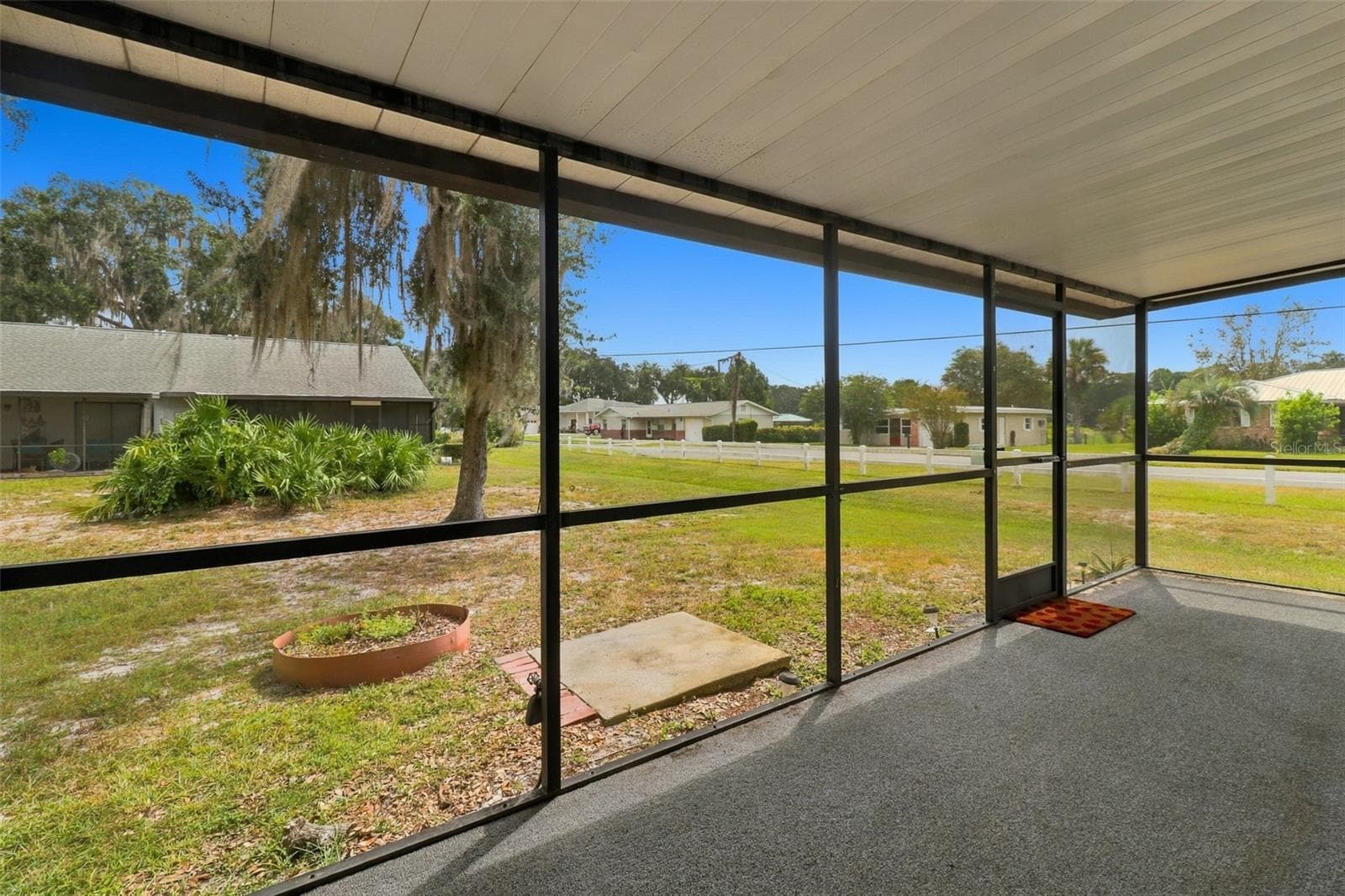 screened in back patio - 480 LANDING BLVD, INVERNESS