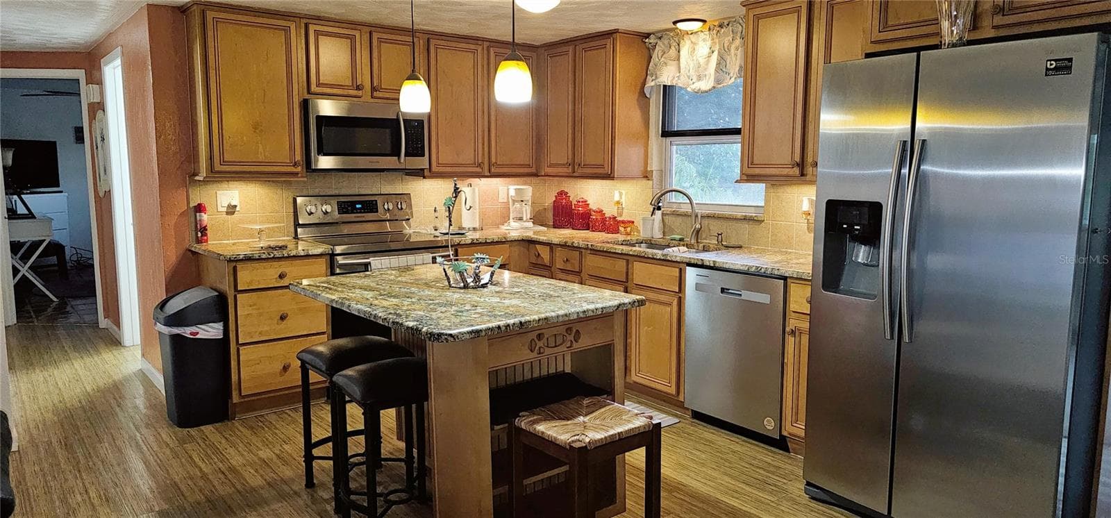 Single Family Residence at 1120 LAMPP DR, ENGLEWOOD, photo 6 of 28