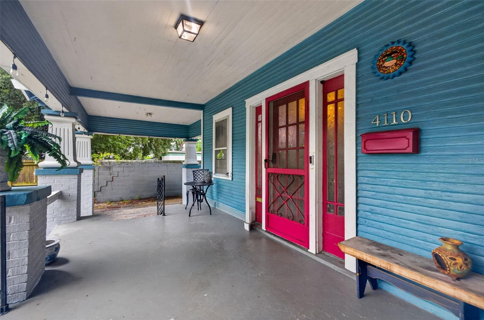 Covered front porch - 4110 N 9TH ST, TAMPA