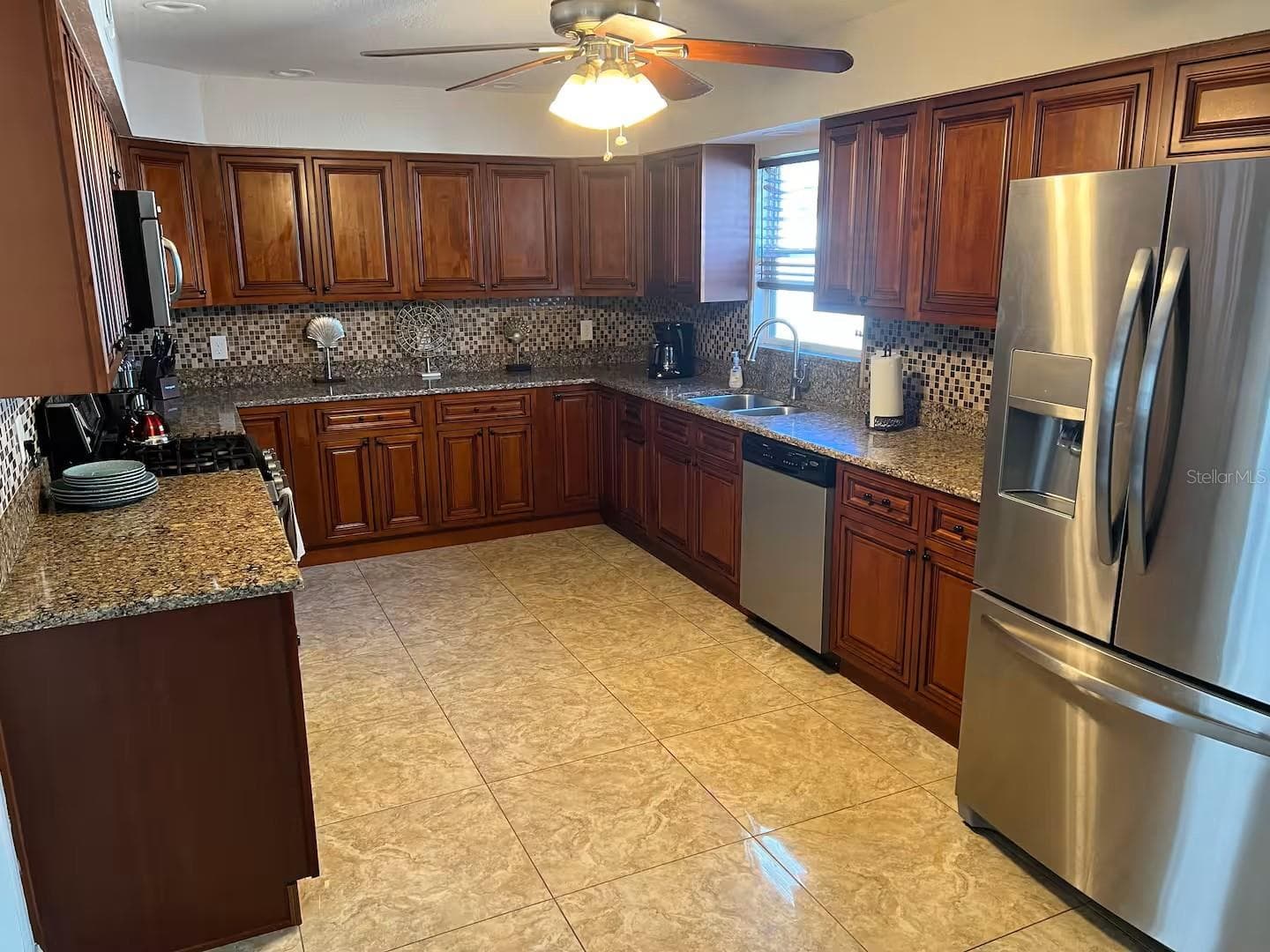 Single Family Residence at 6403 EVERGREEN AVE, SEMINOLE, photo 3 of 23