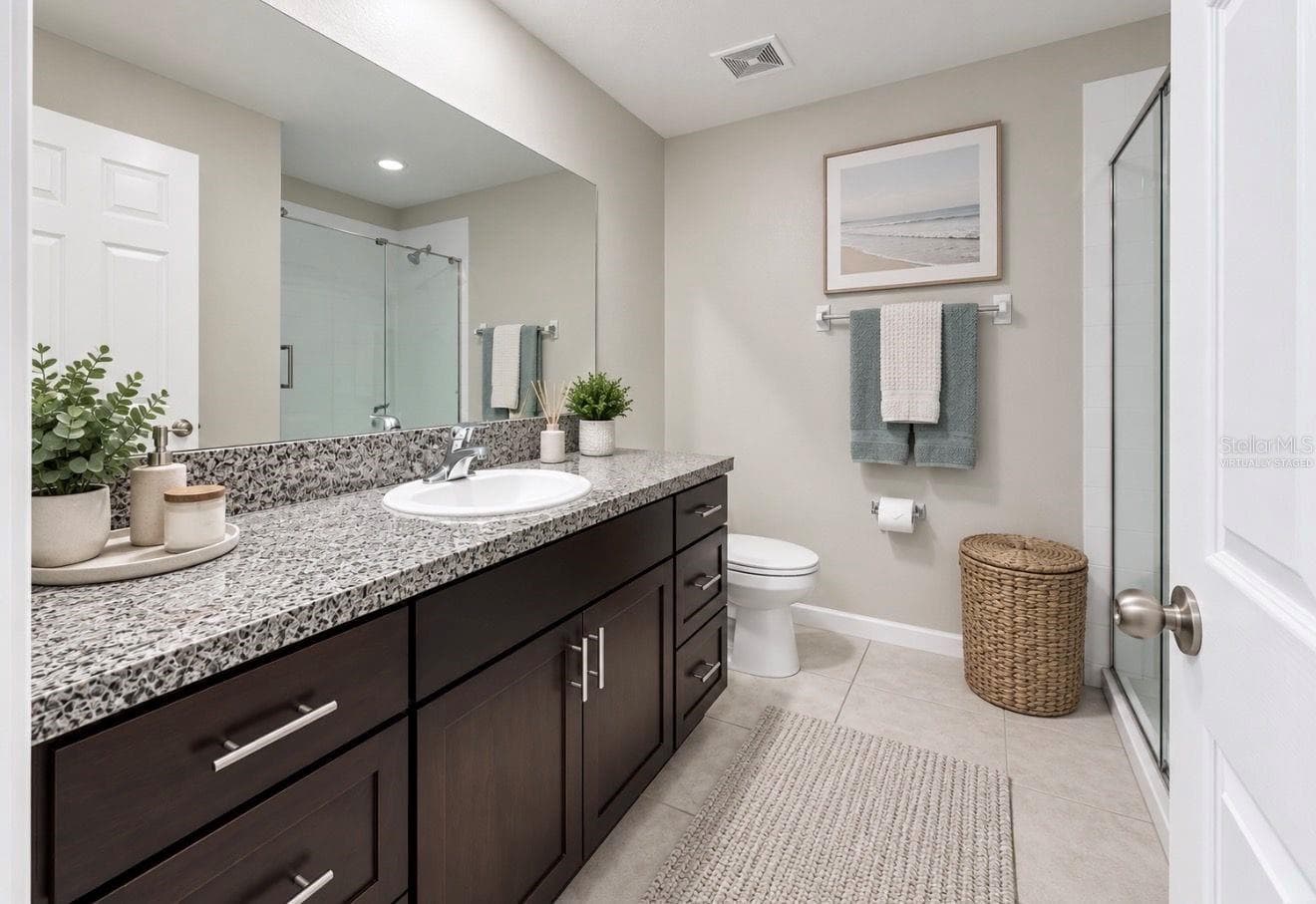 Secondary Bath | Virtually Staged - 11911 FIELD THISTLE CT, RIVERVIEW