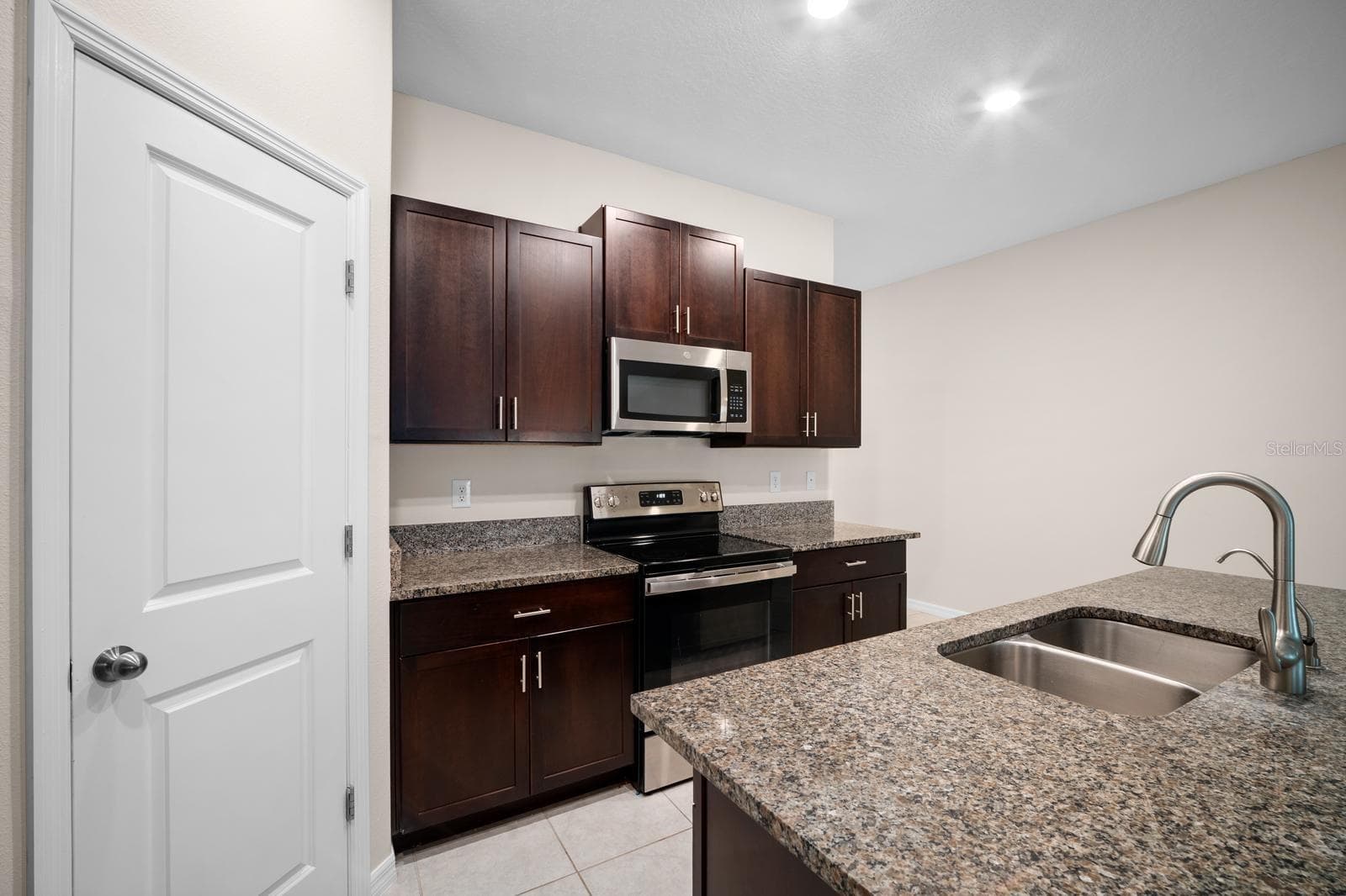 Granite Stone Countertops - 1983 FAN ALOE WAY, RUSKIN