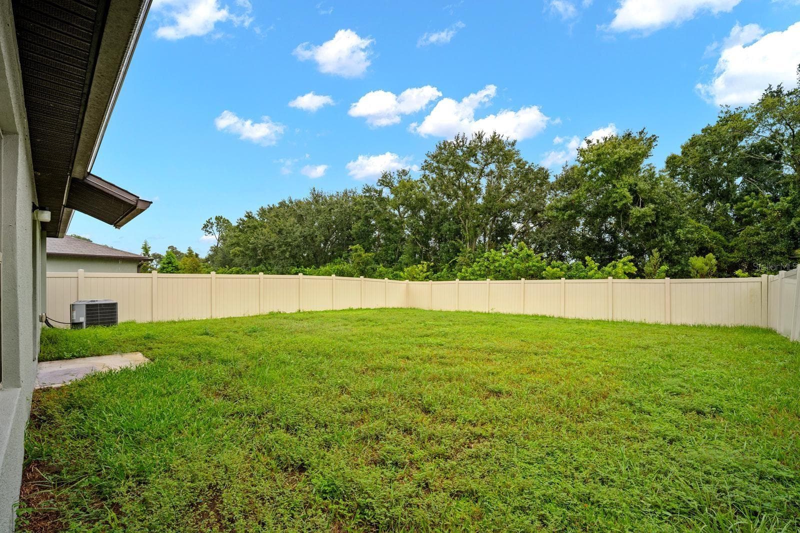Bring your Dream to Life in this Spacious Backyard - 1983 FAN ALOE WAY, RUSKIN